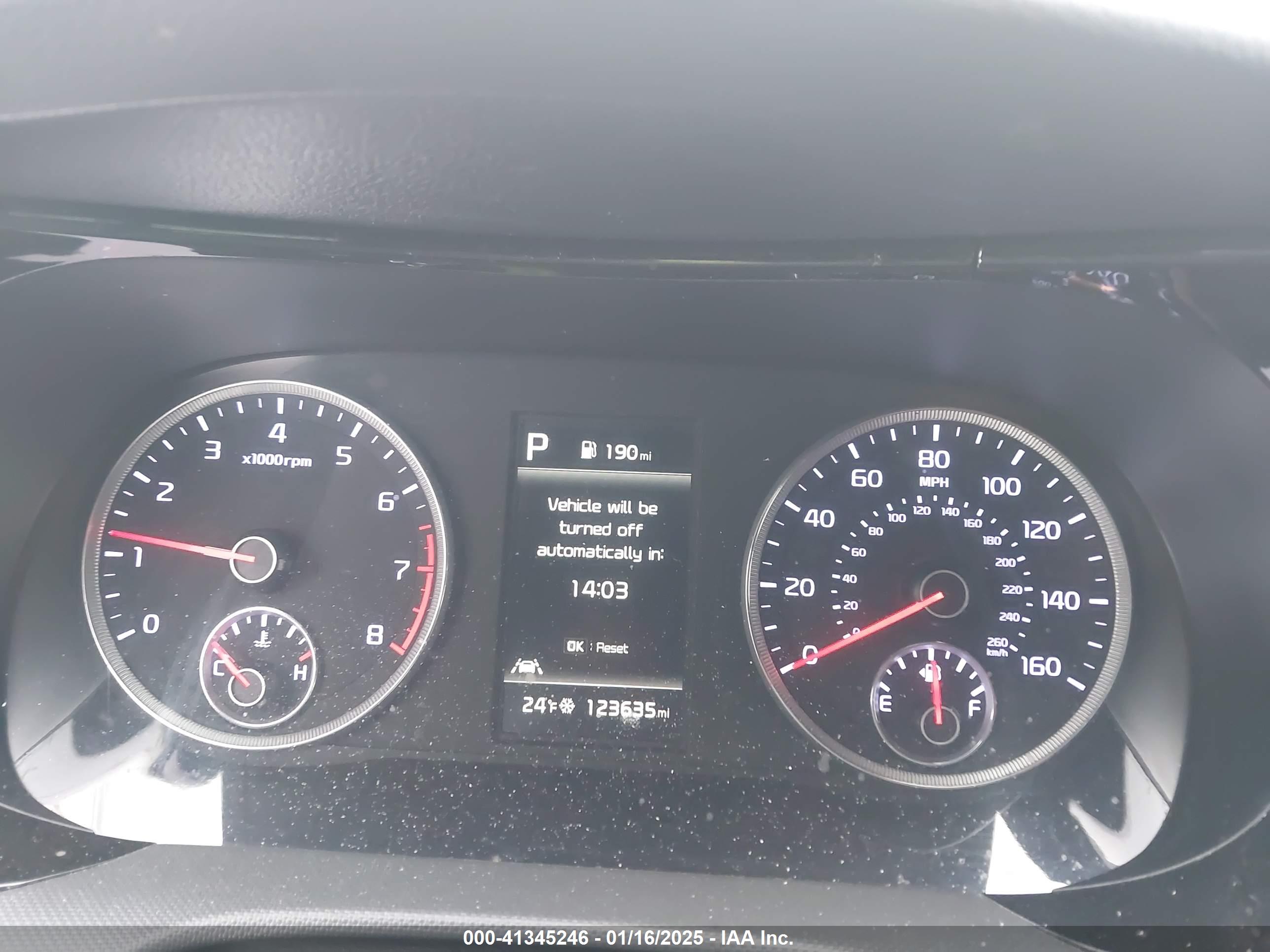 KIA K5 image 7