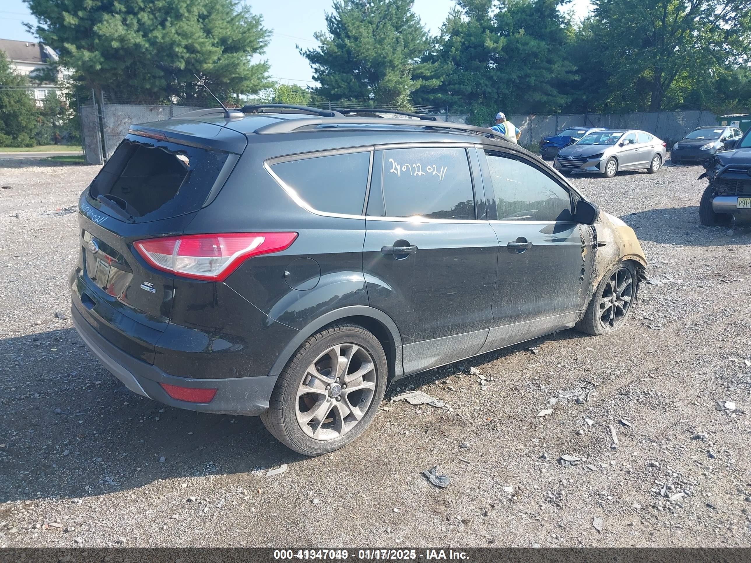 FORD ESCAPE image 4