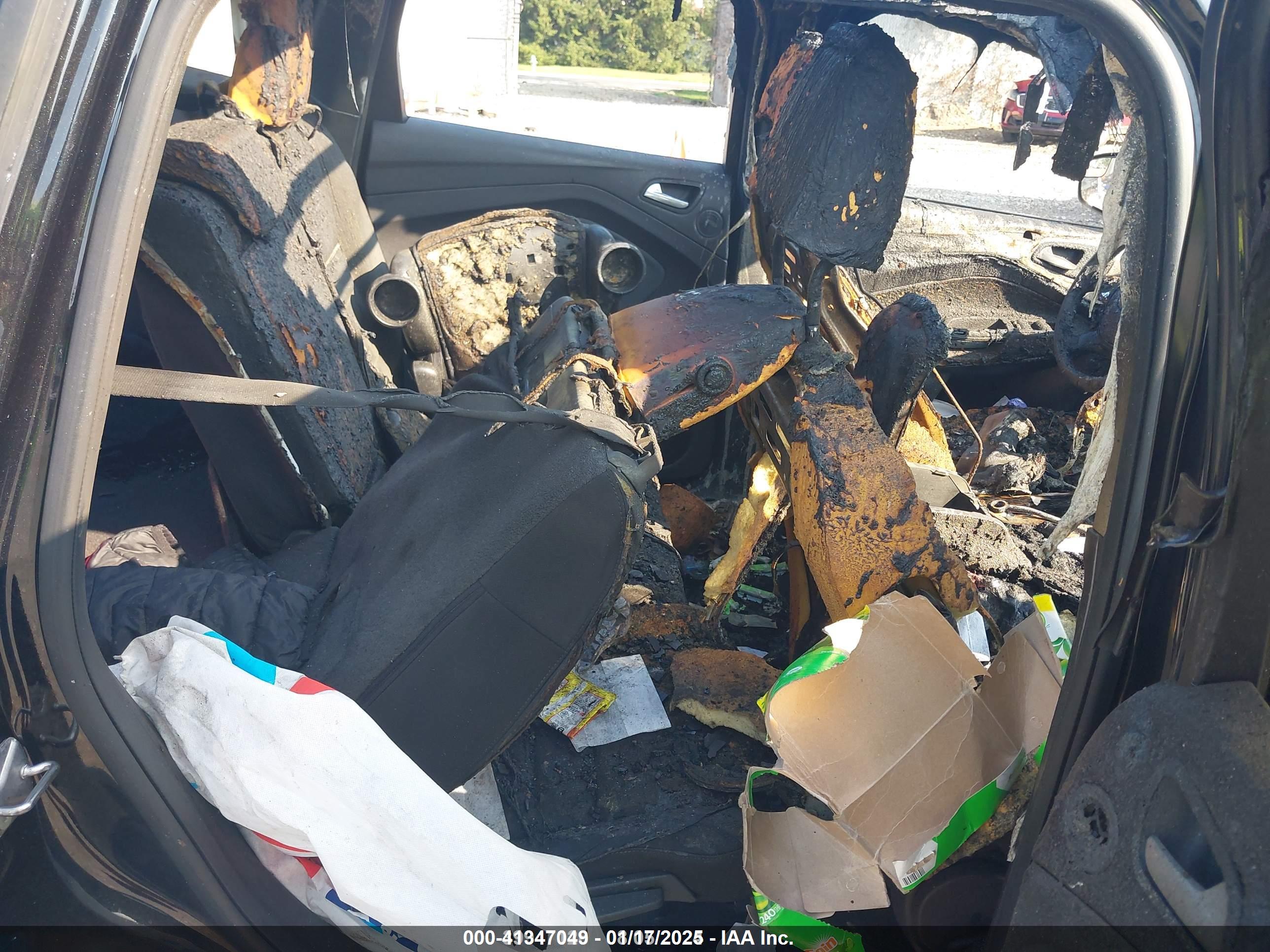 FORD ESCAPE image 8