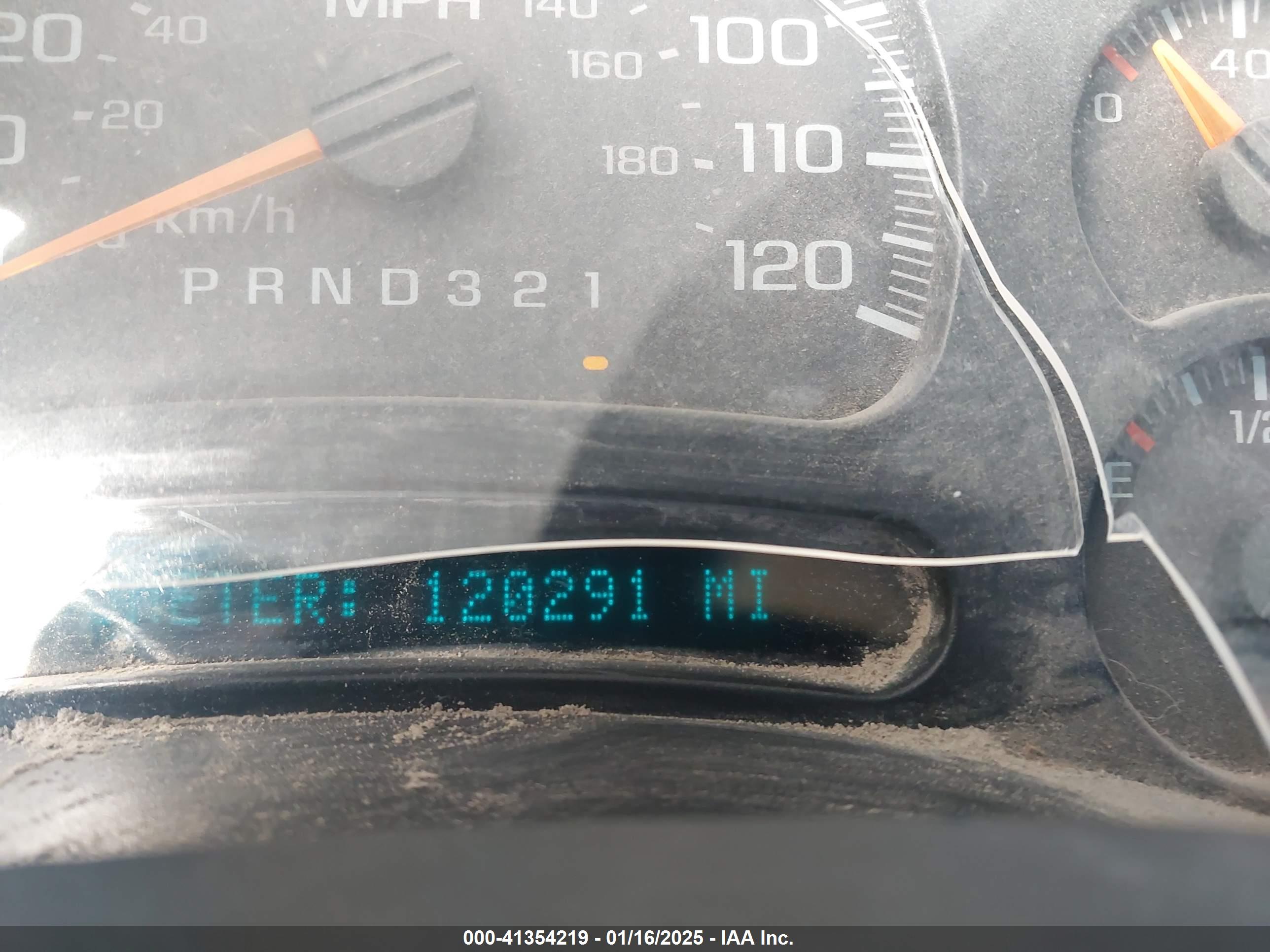 CHEVROLET SILVERADO image 7