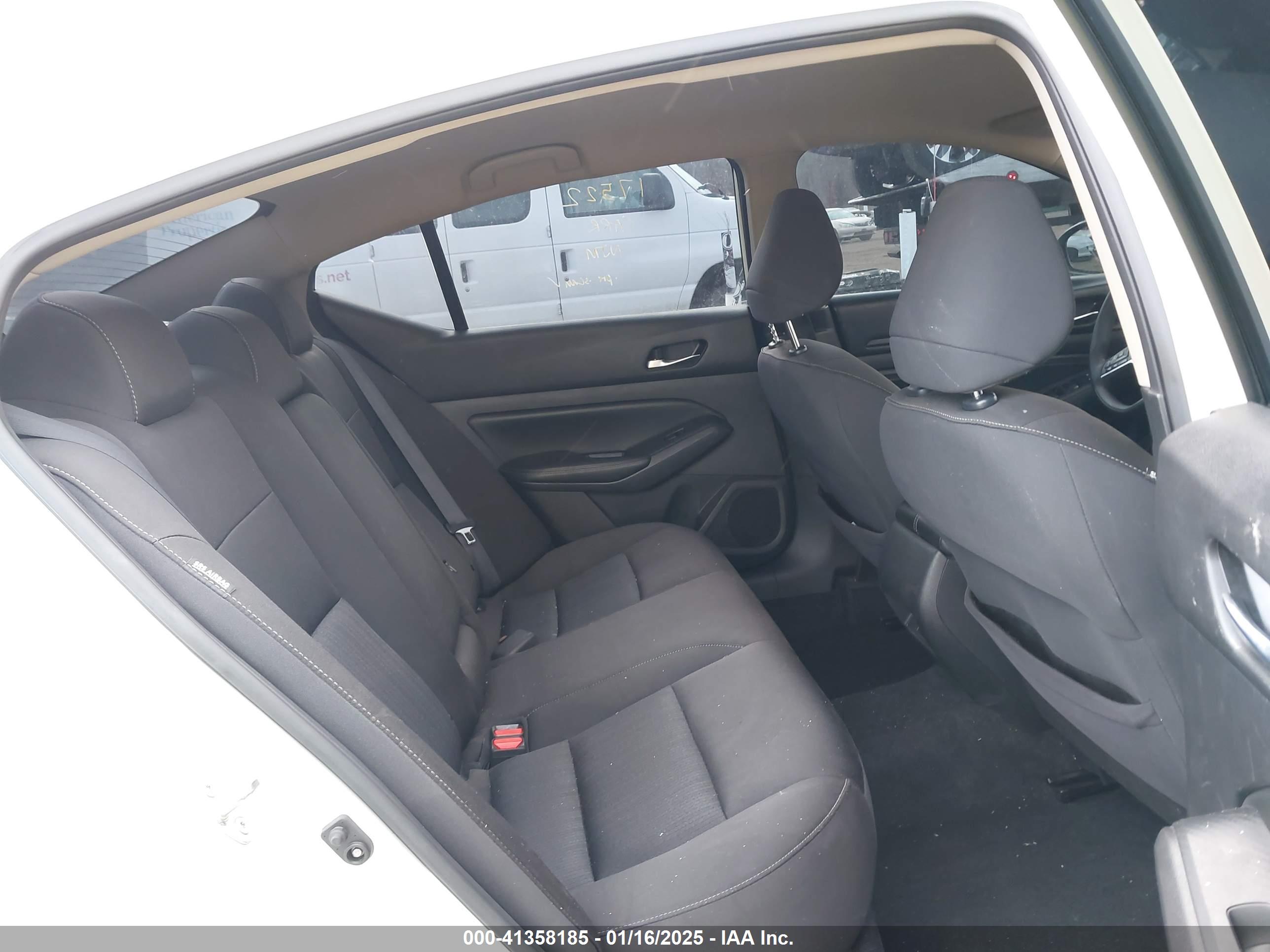 NISSAN ALTIMA image 8