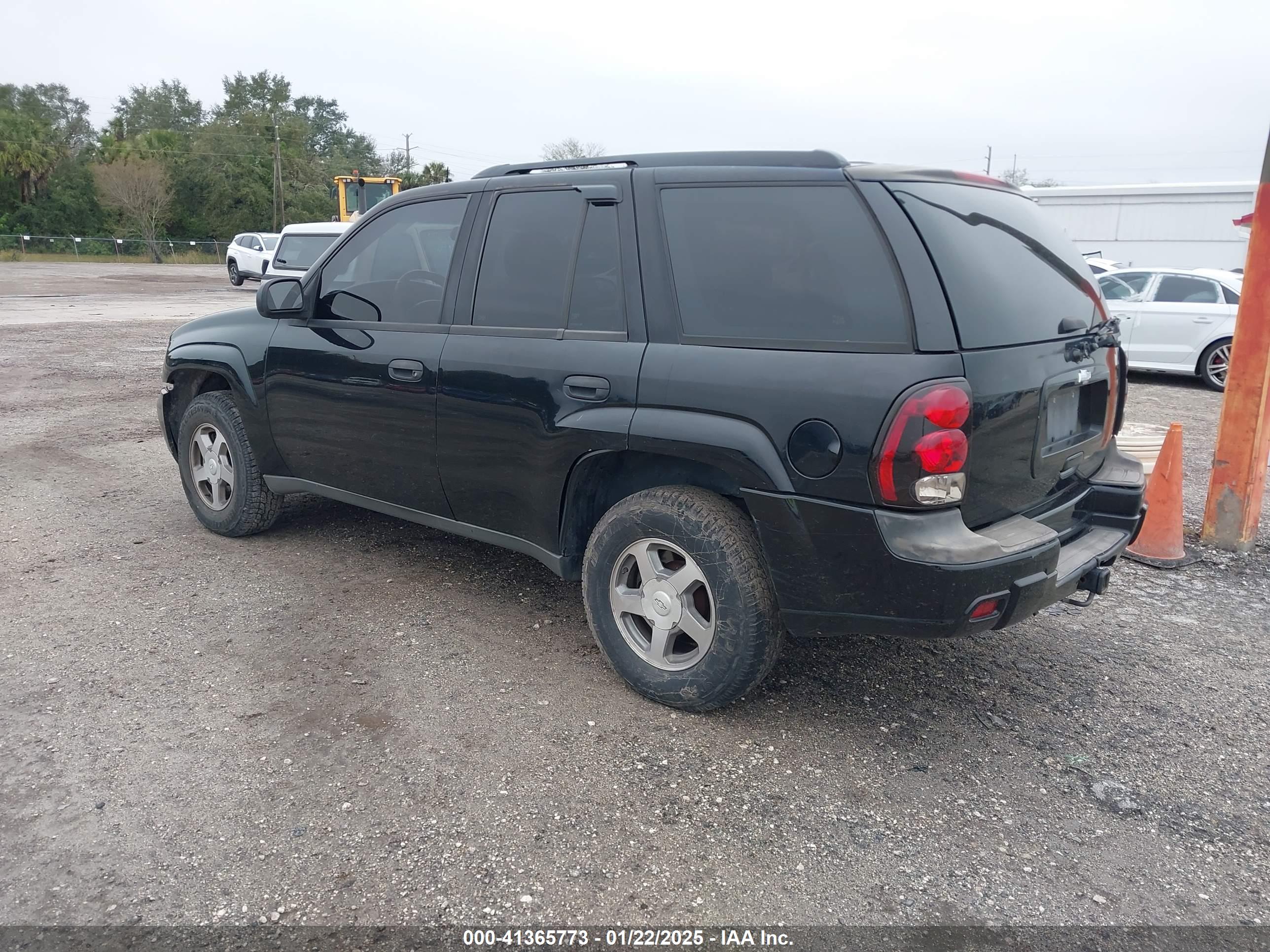 CHEVROLET TRAILBLAZER image 3