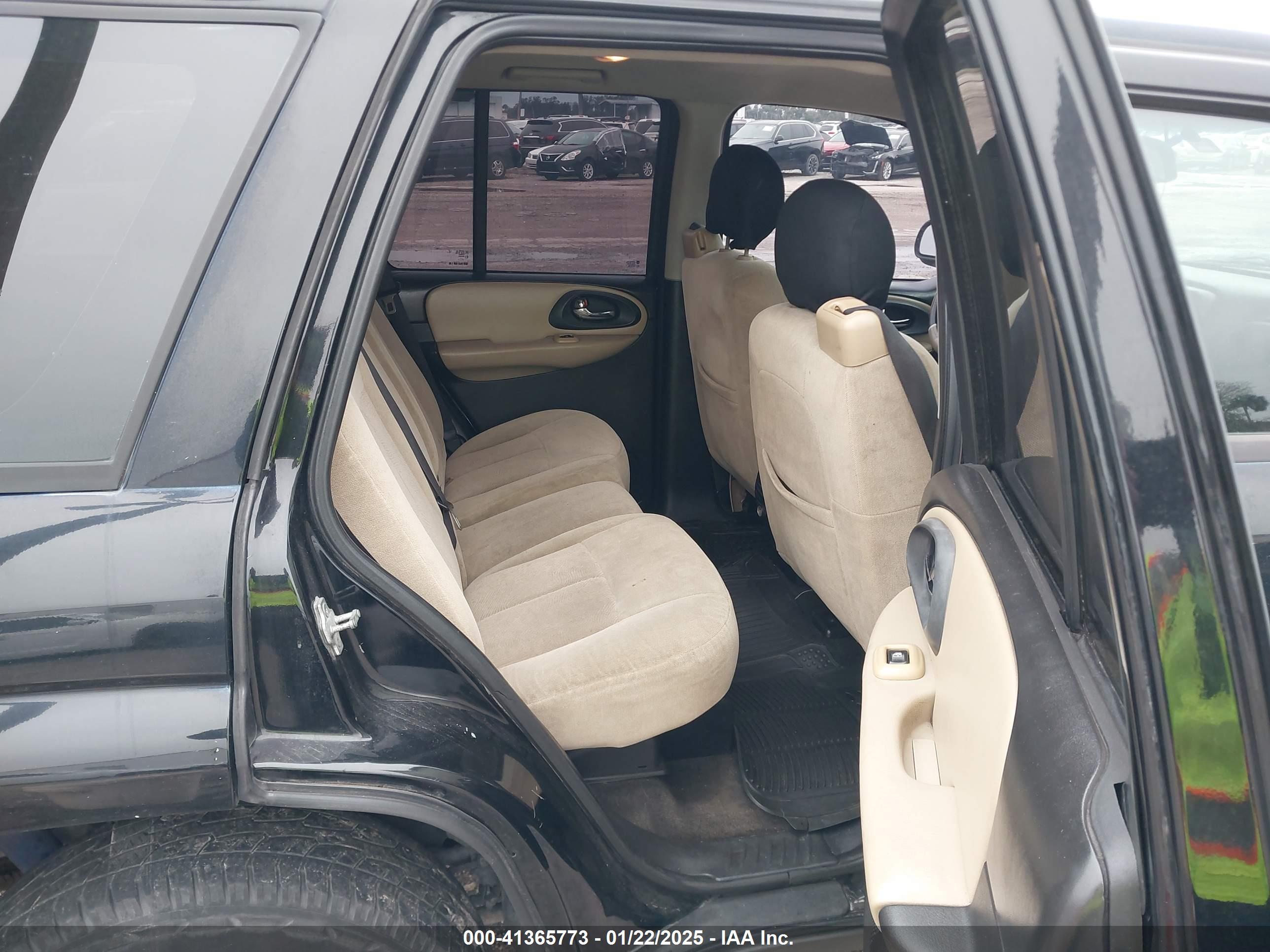CHEVROLET TRAILBLAZER image 8