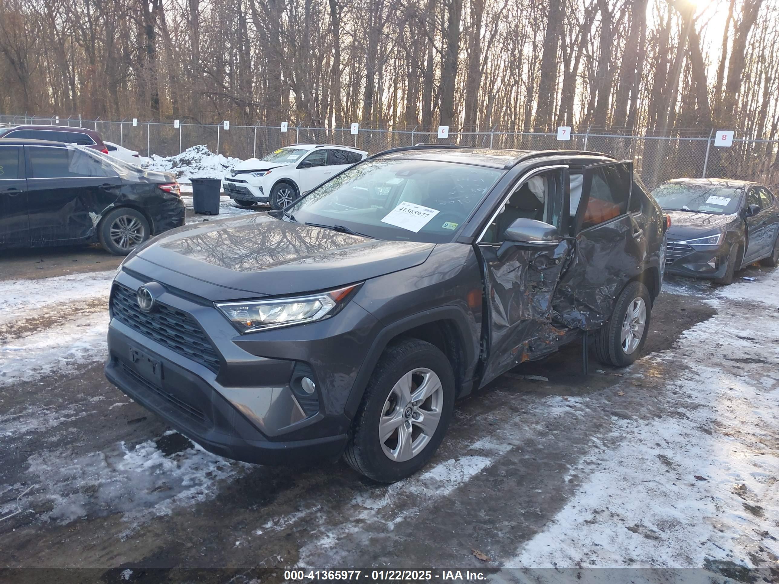 TOYOTA RAV4 image 2