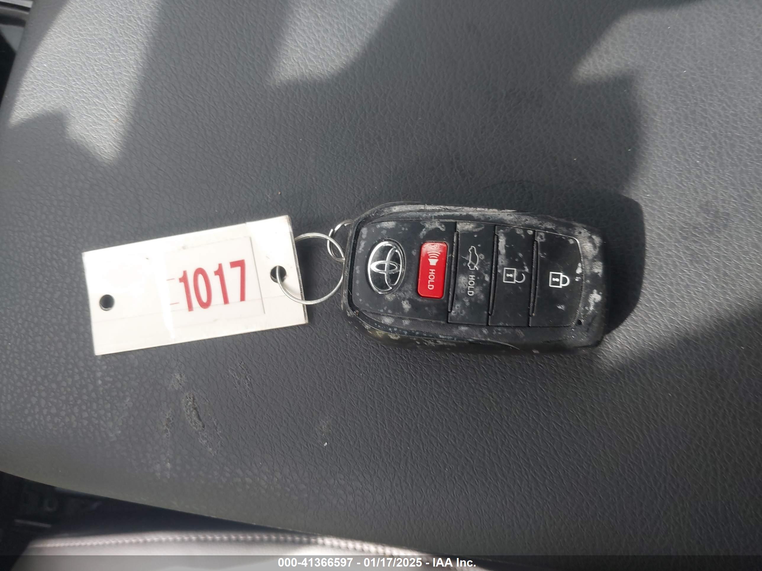 TOYOTA CAMRY image 11