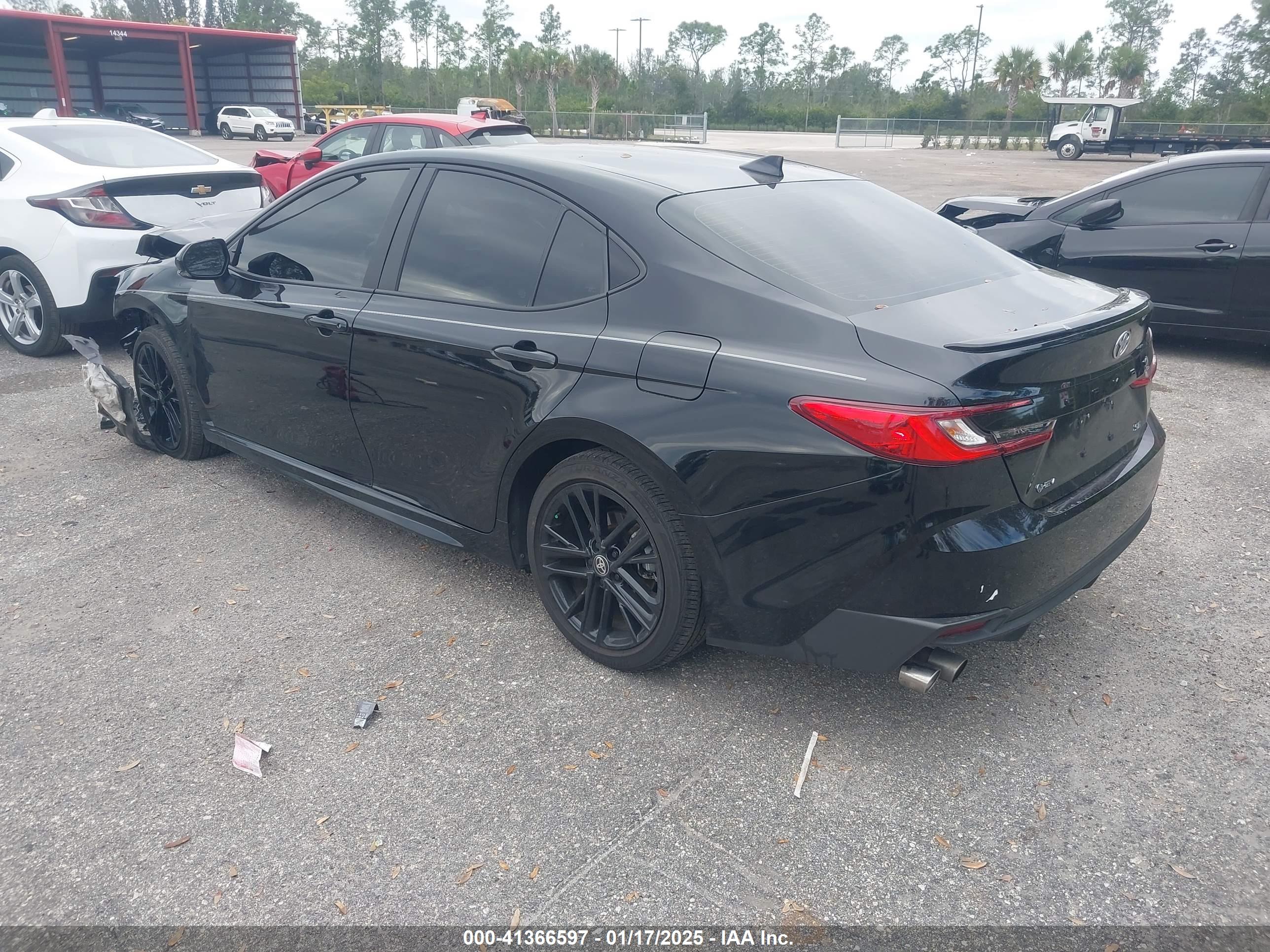 TOYOTA CAMRY image 3