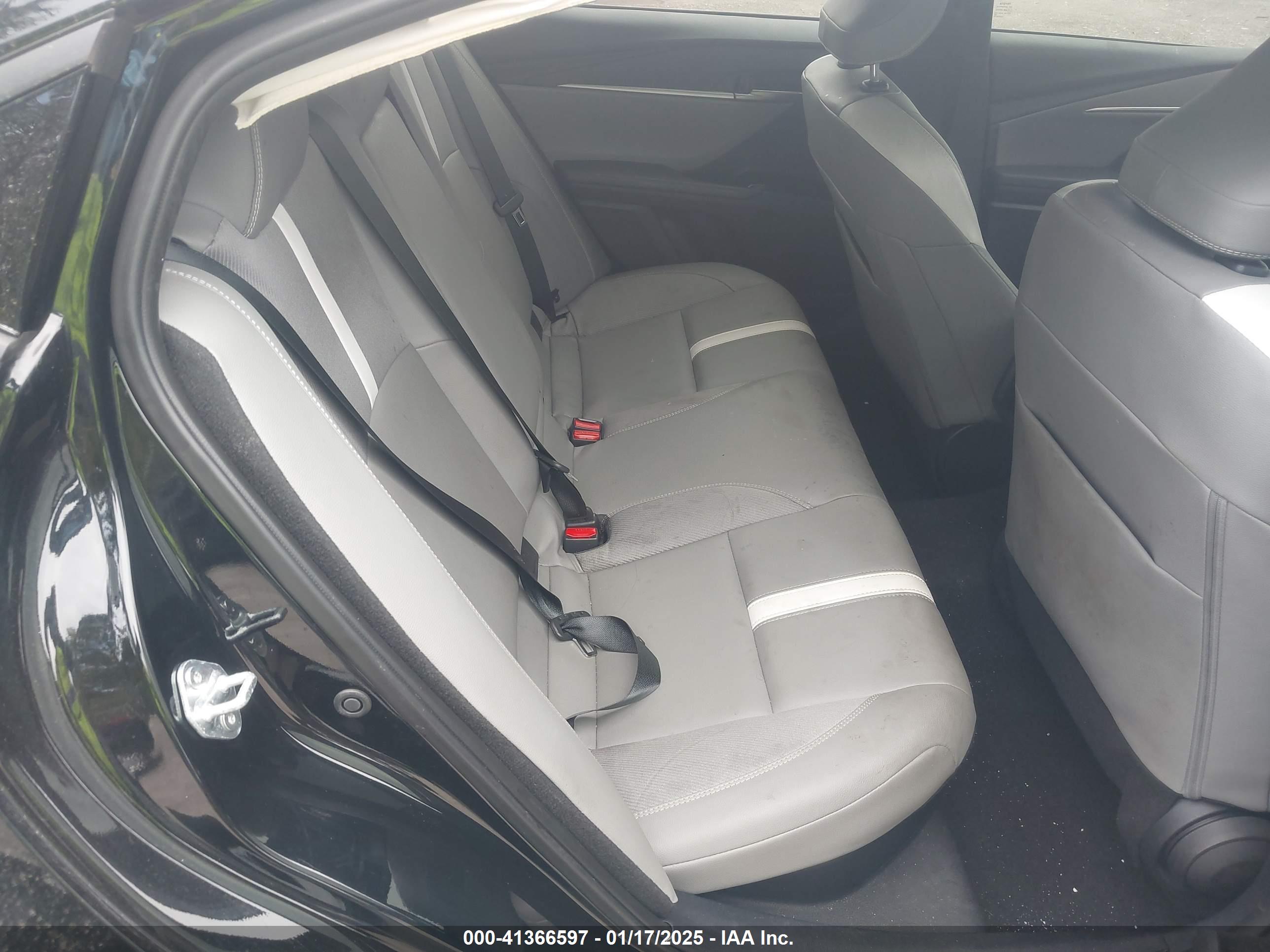 TOYOTA CAMRY image 8