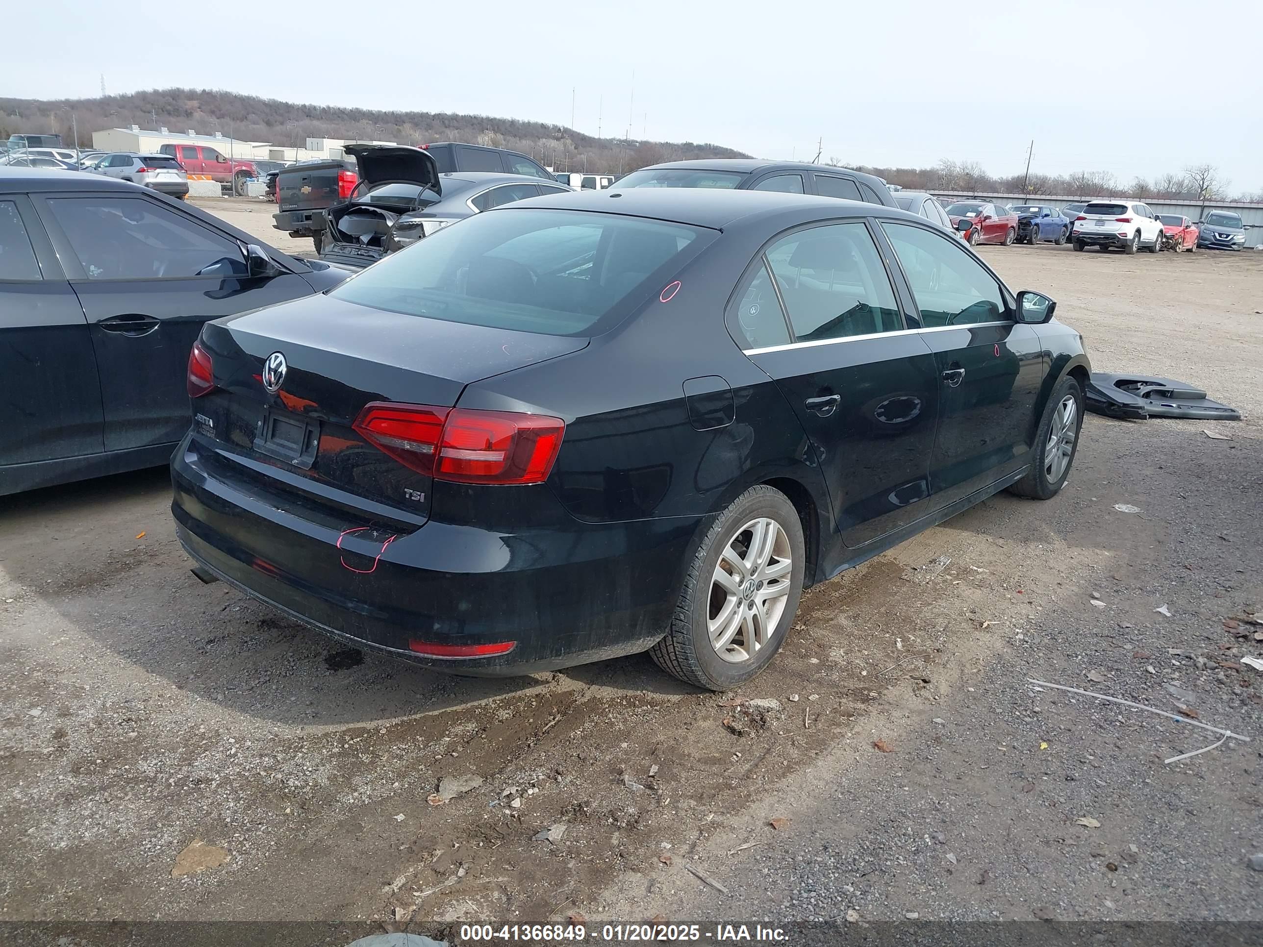 VOLKSWAGEN JETTA image 4