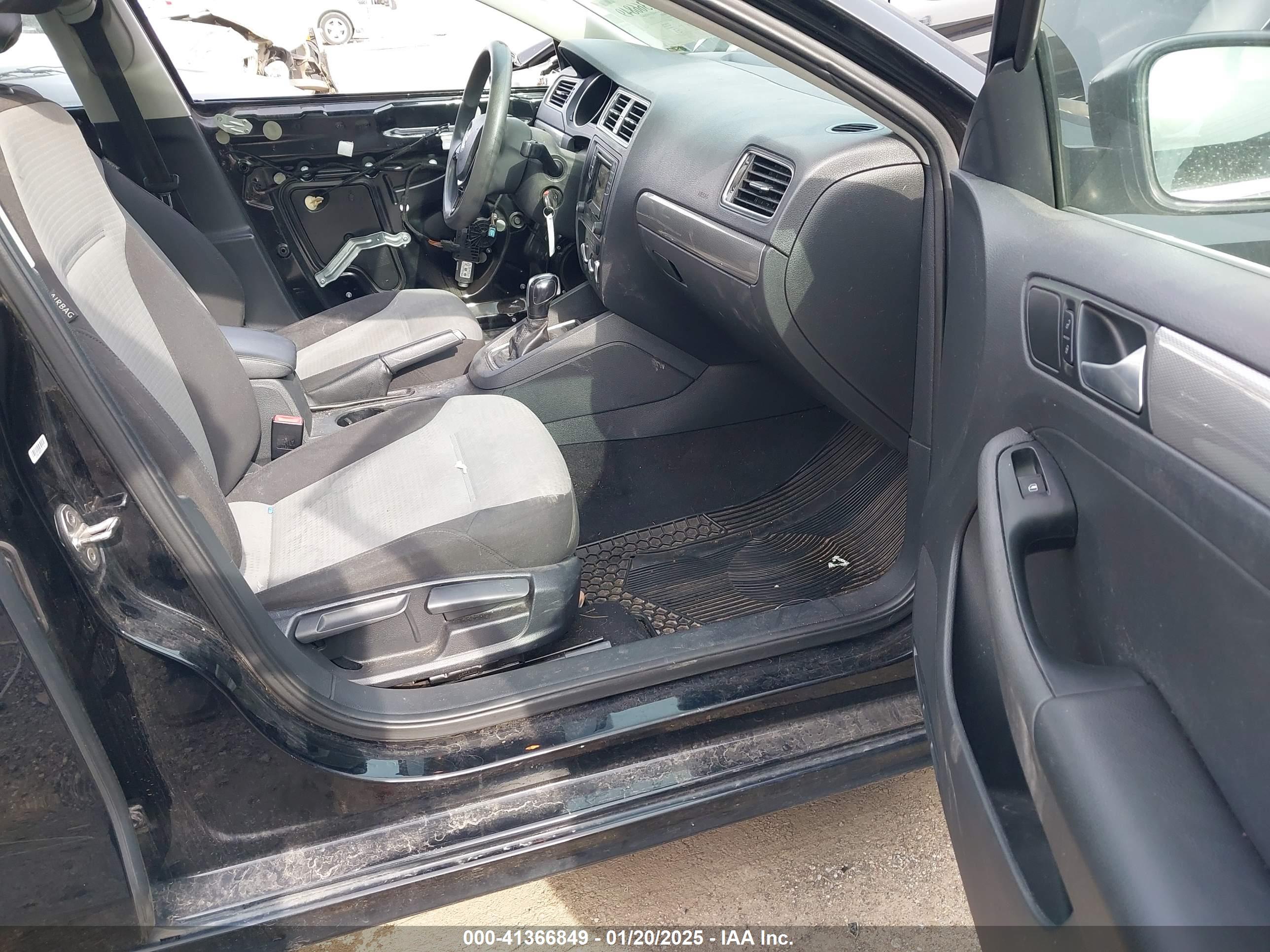 VOLKSWAGEN JETTA image 5