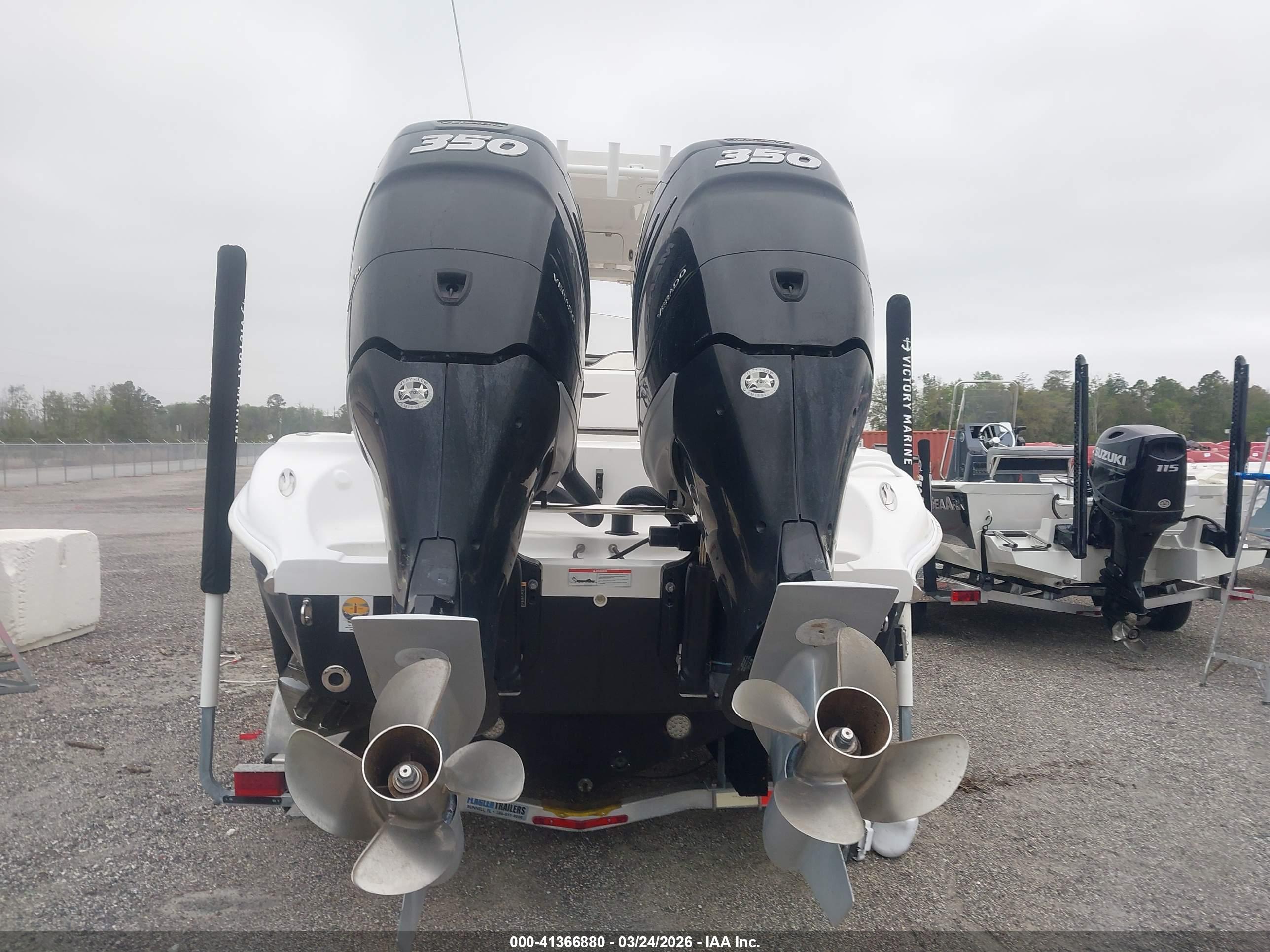 GLASSTREAM 32' image 10