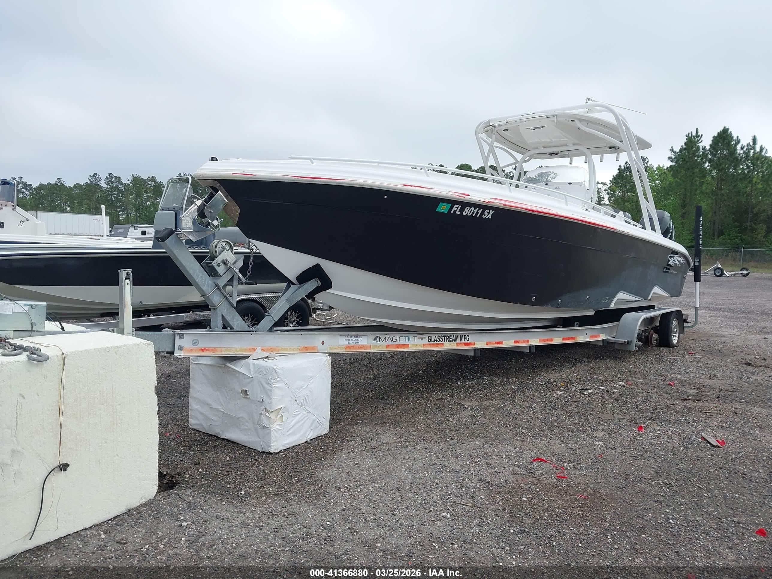 GLASSTREAM 32' image 2