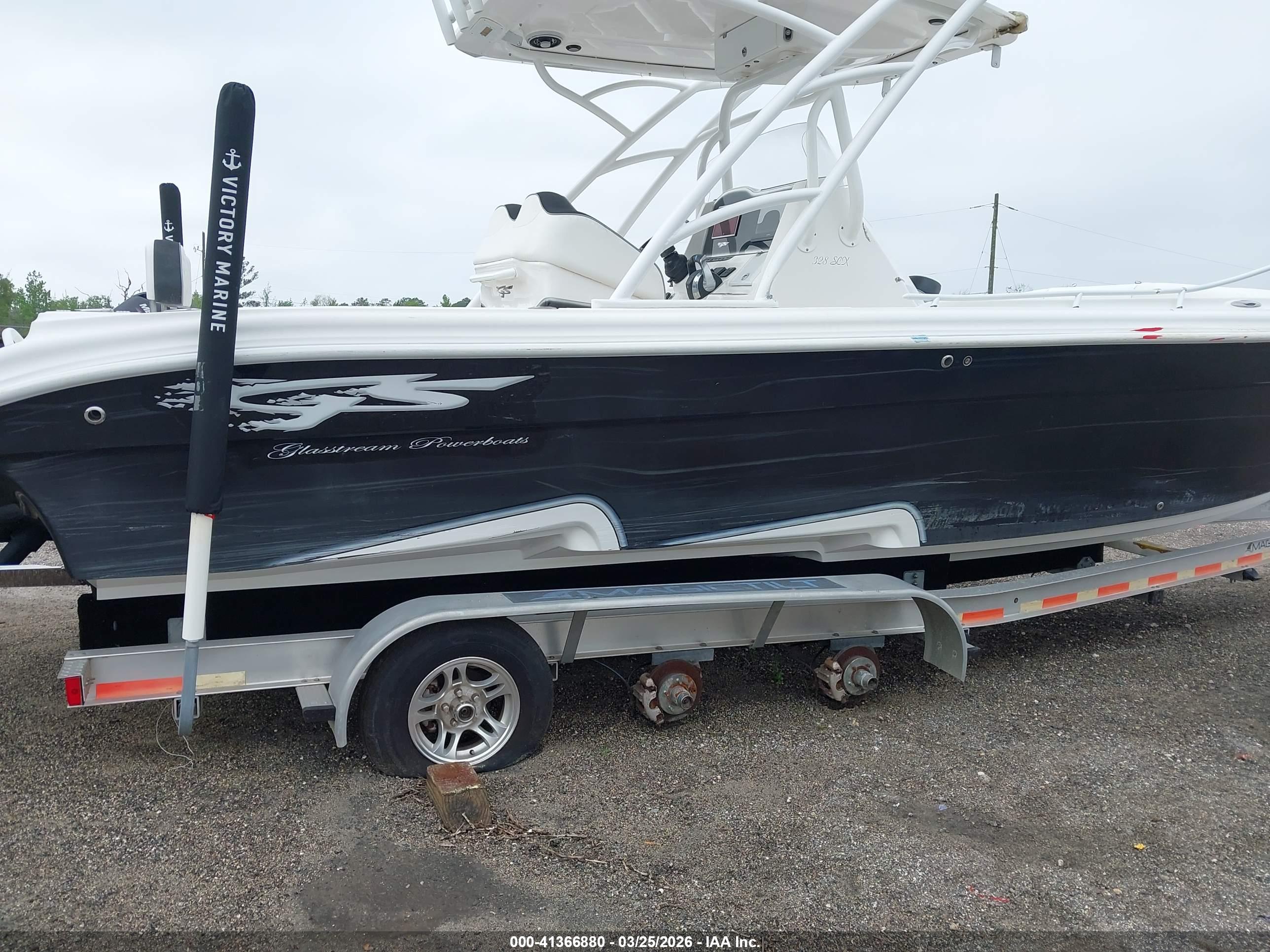 GLASSTREAM 32' image 6