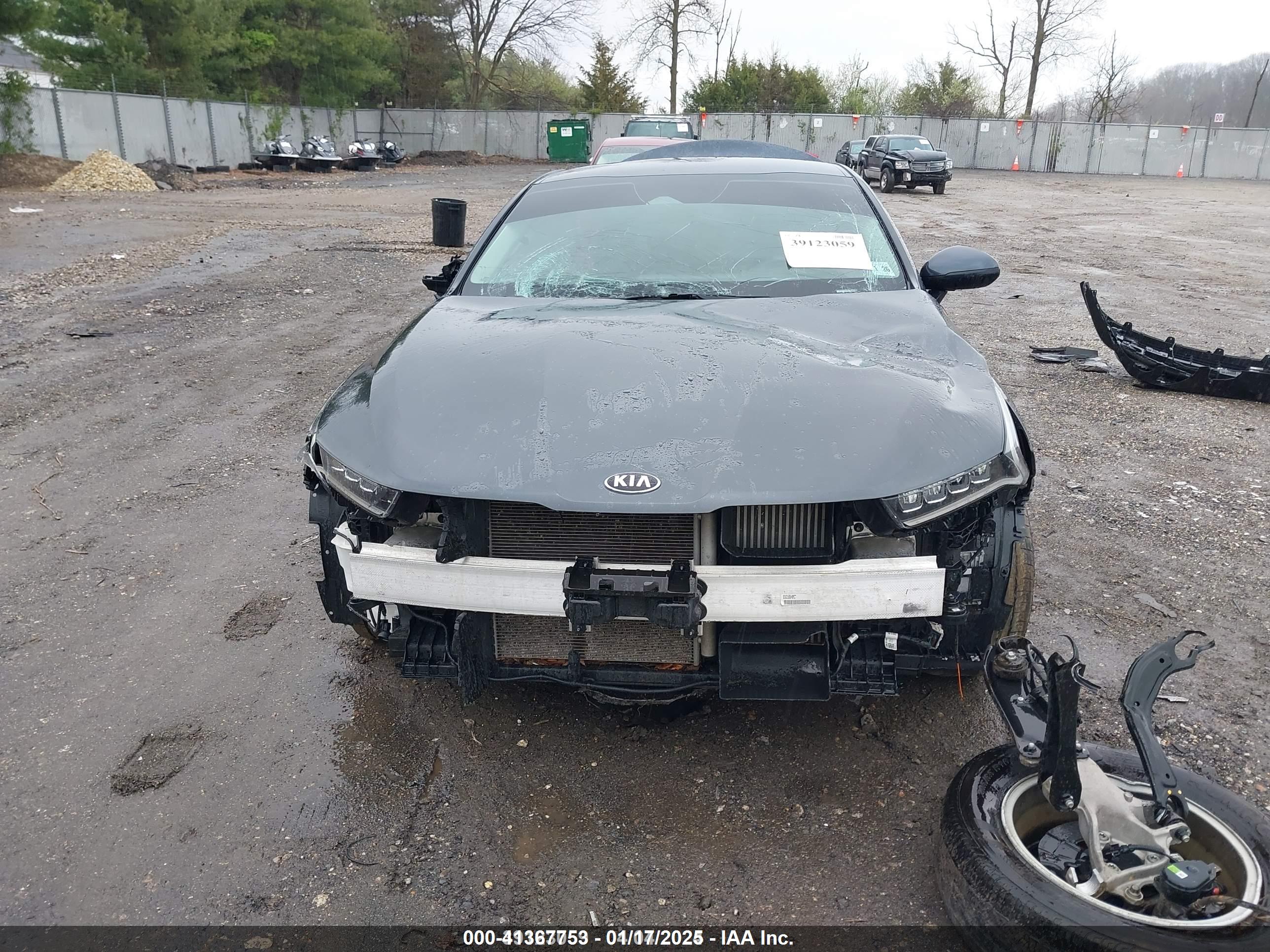 KIA K5 image 6