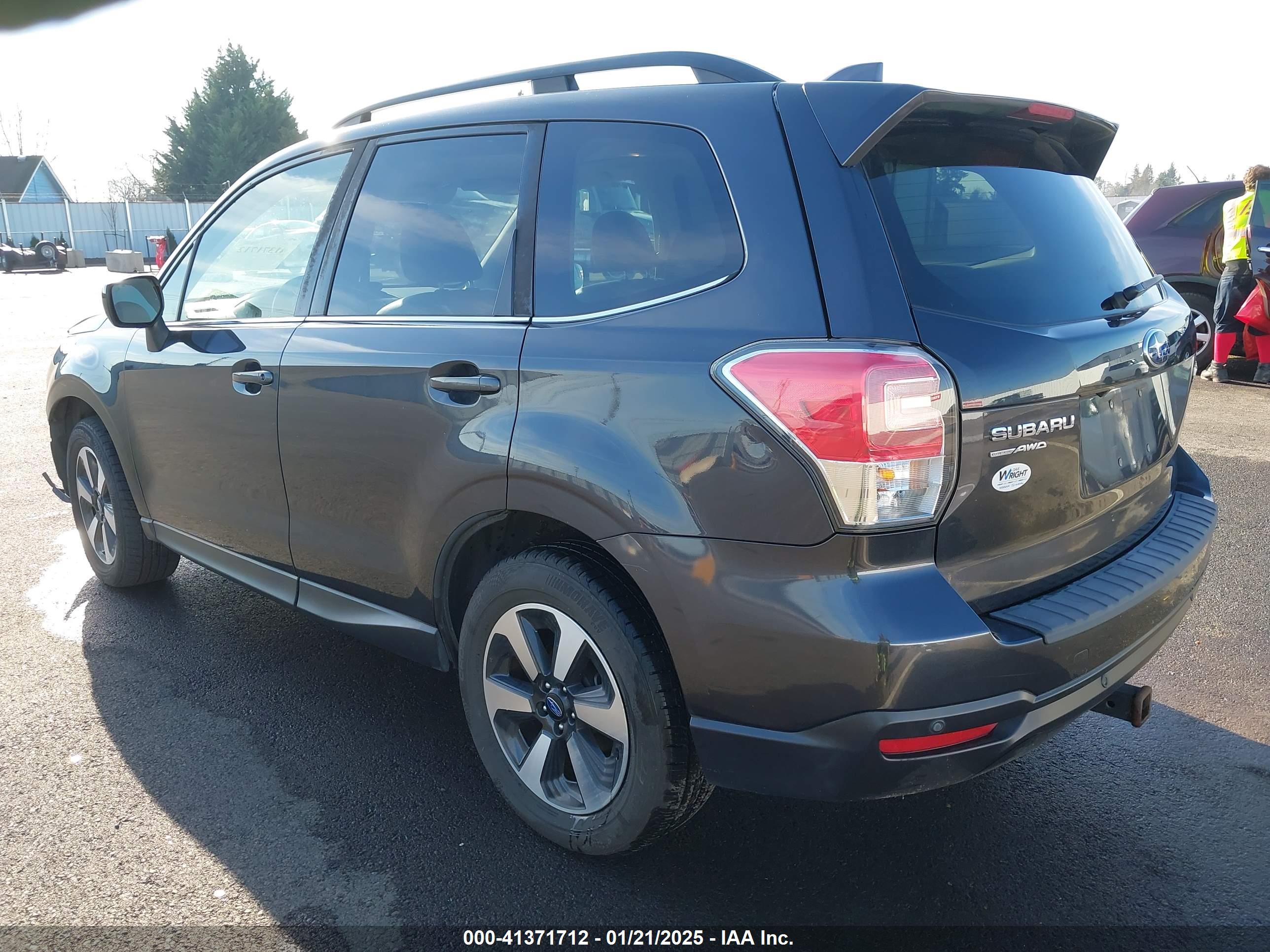 SUBARU FORESTER image 3