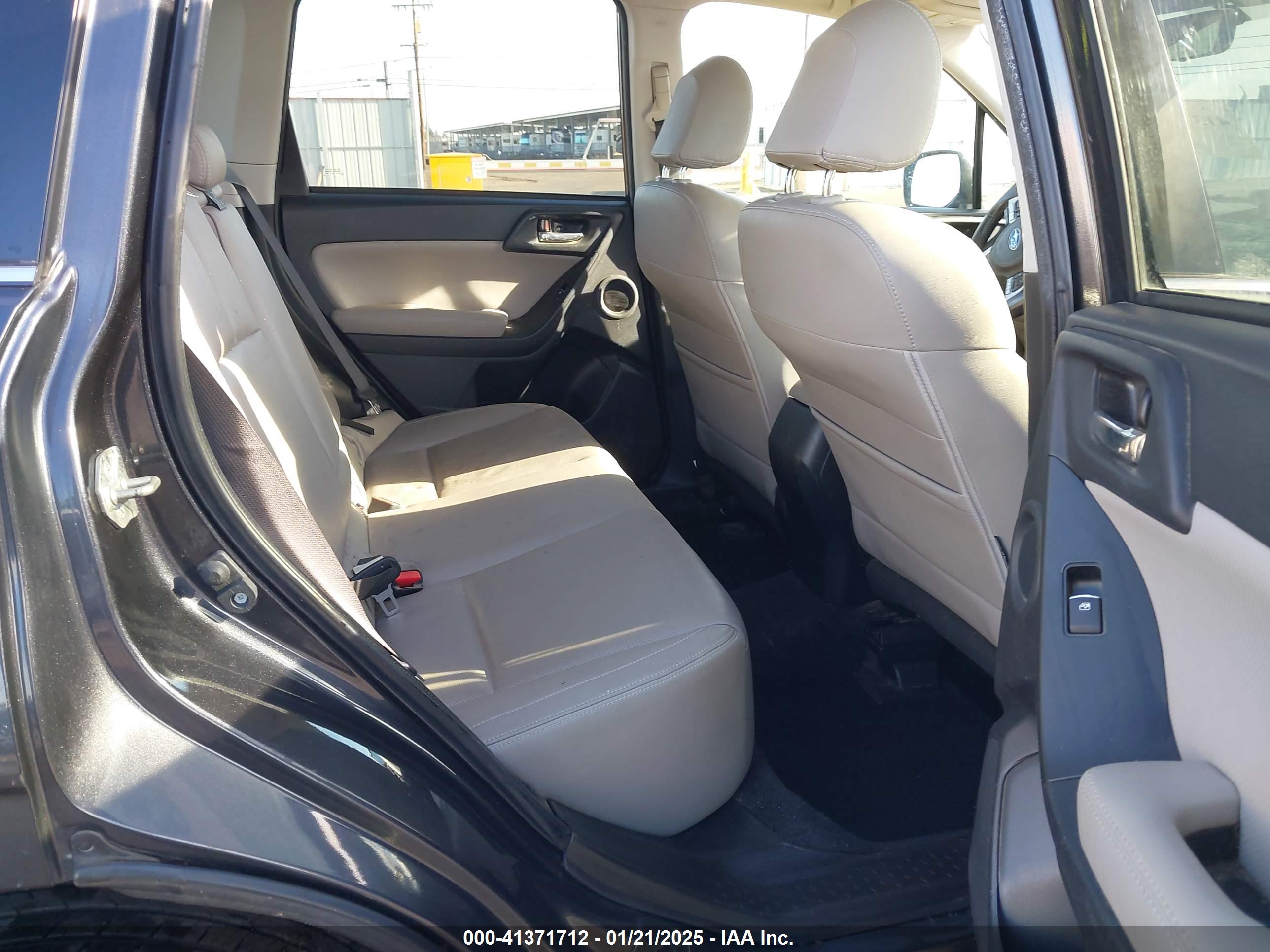 SUBARU FORESTER image 8