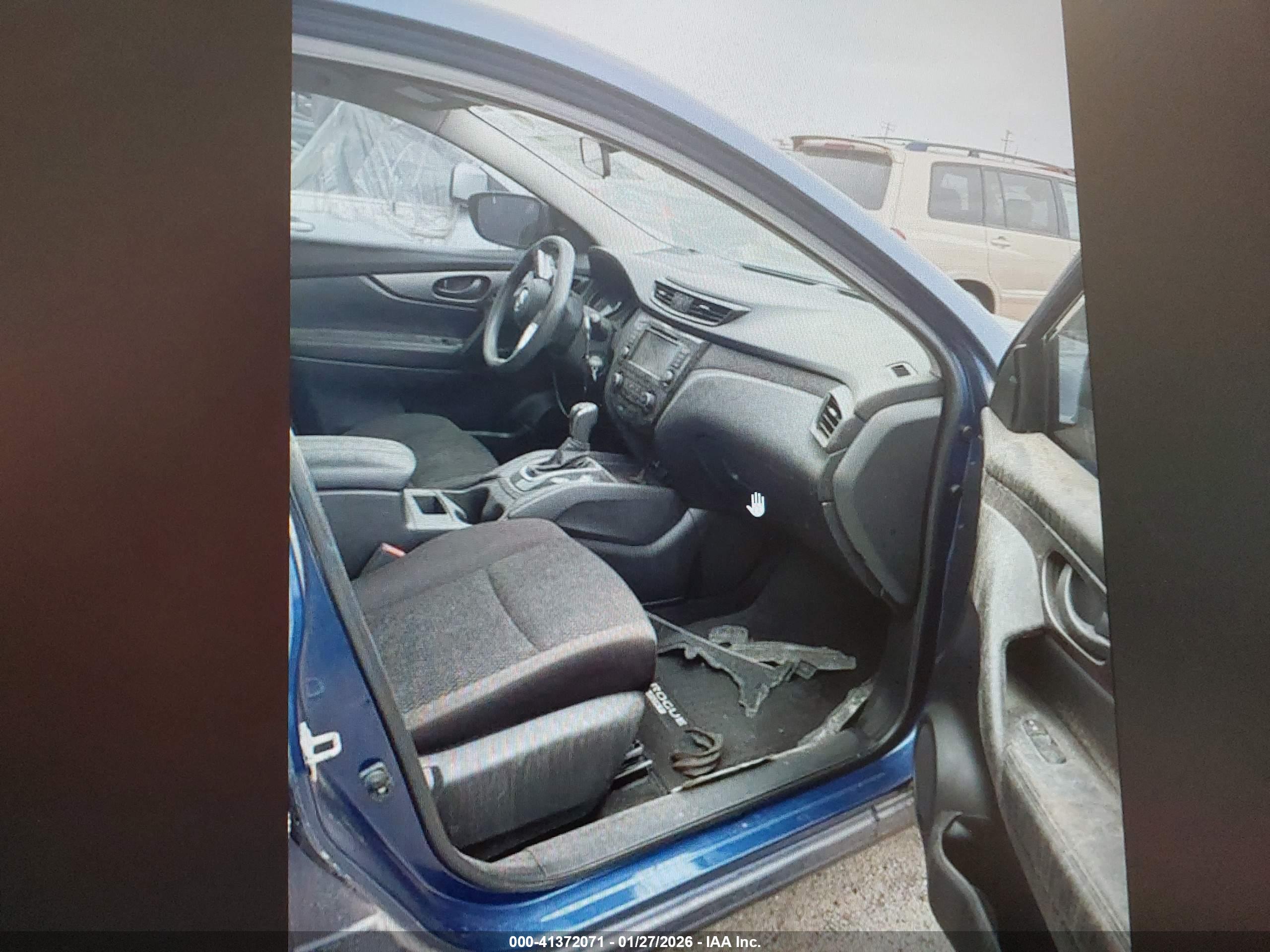 NISSAN ROGUE image 8
