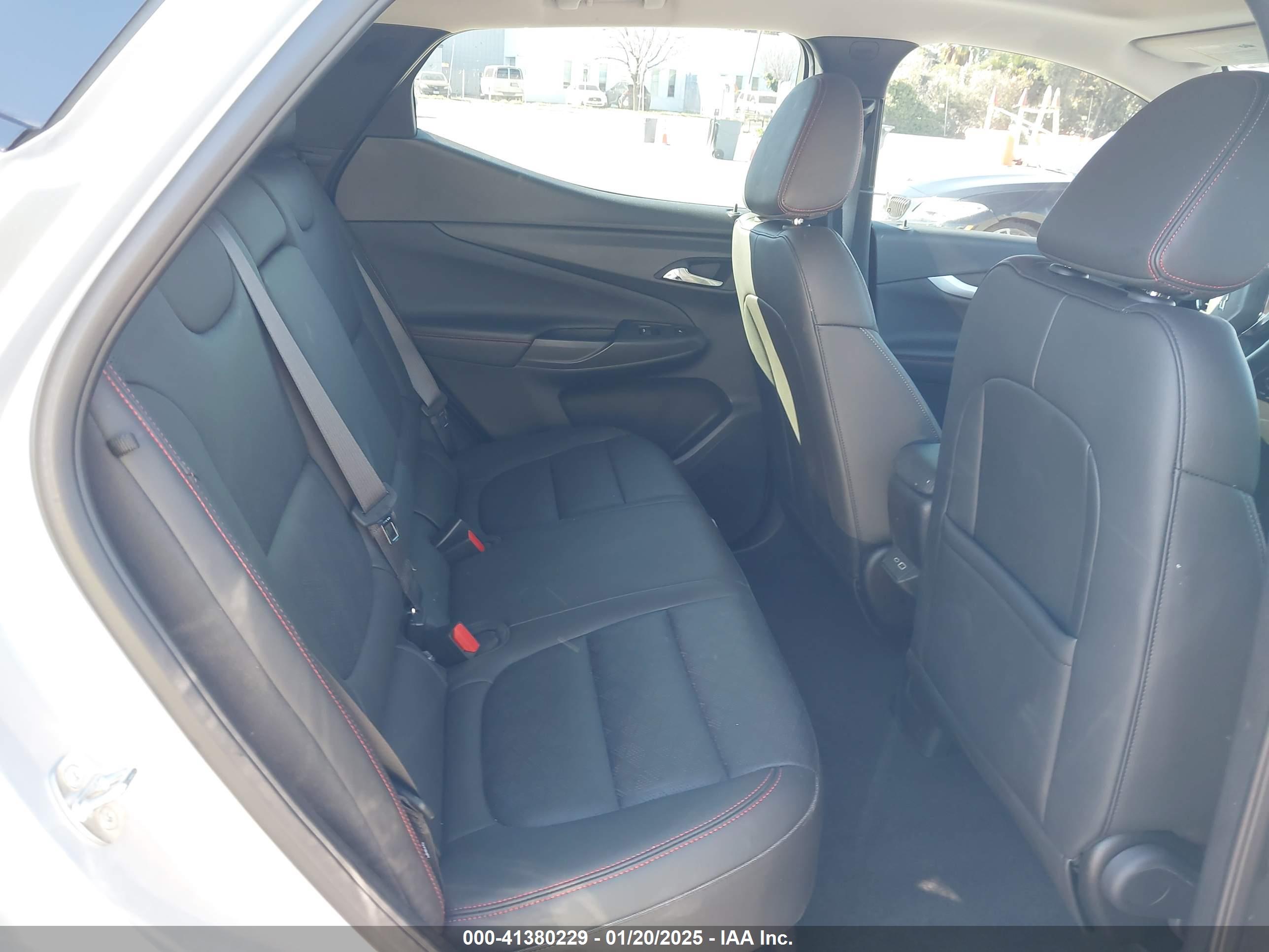 CHEVROLET BOLT image 8