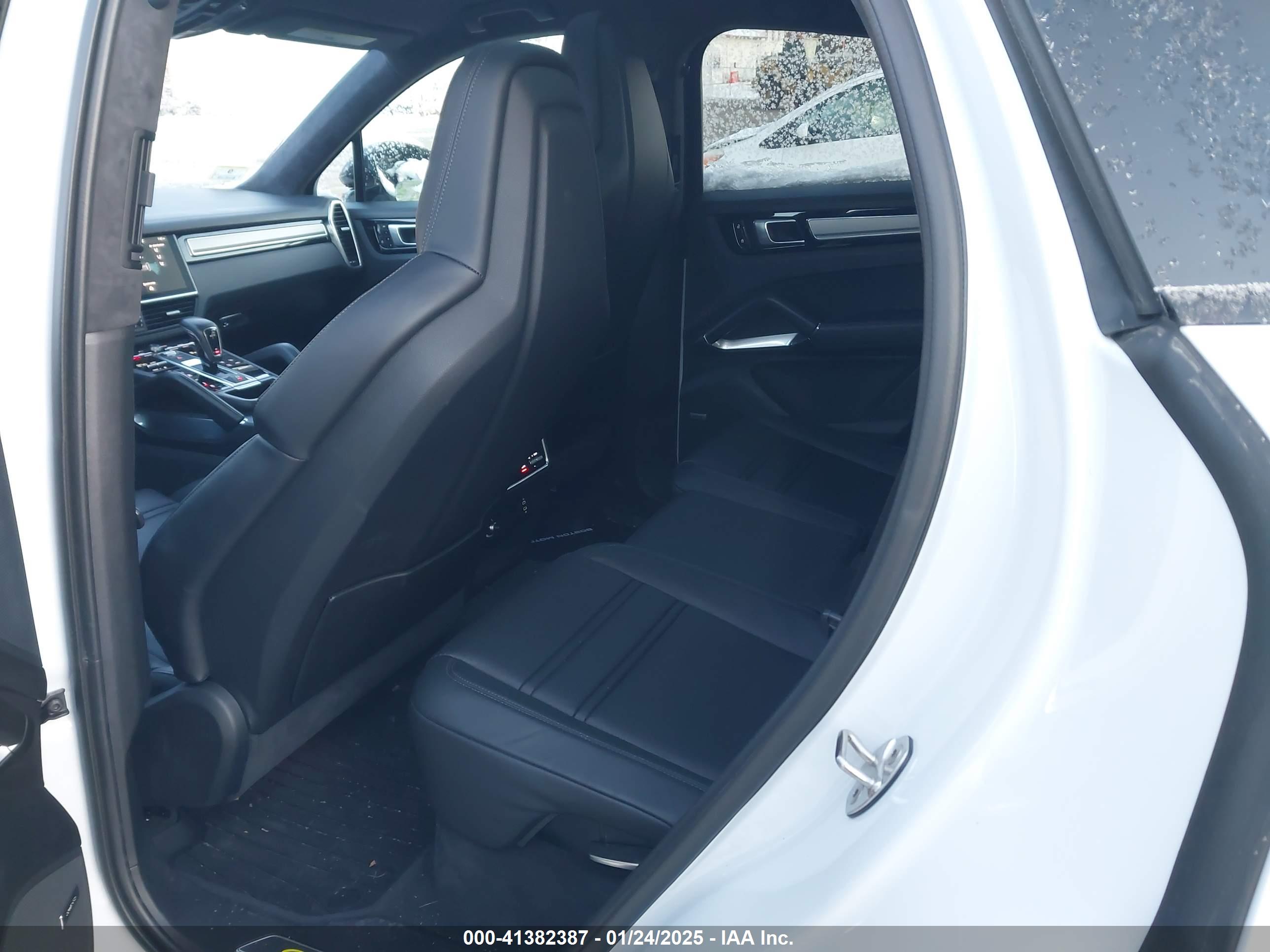 PORSCHE CAYENNE image 8