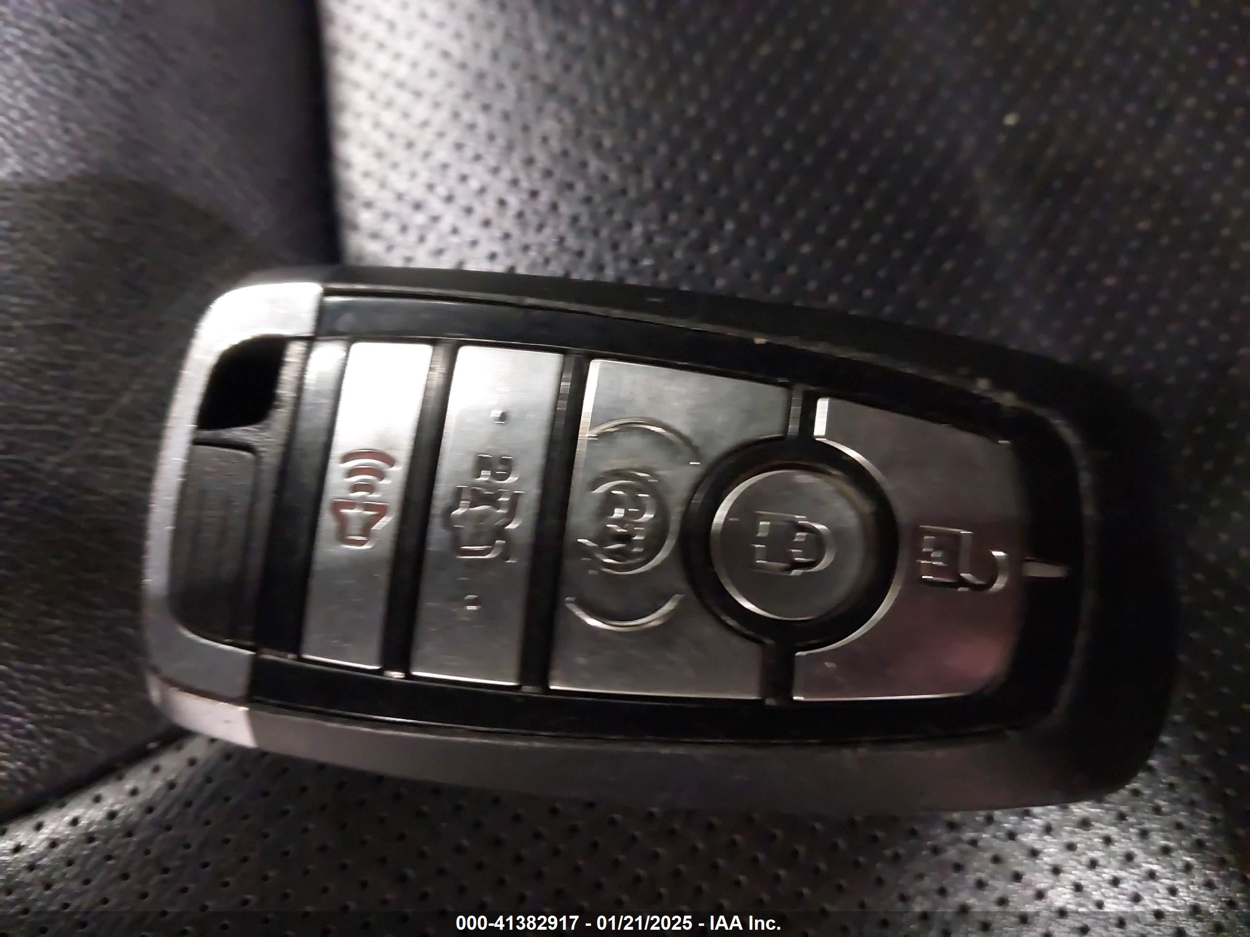 FORD FUSION image 11