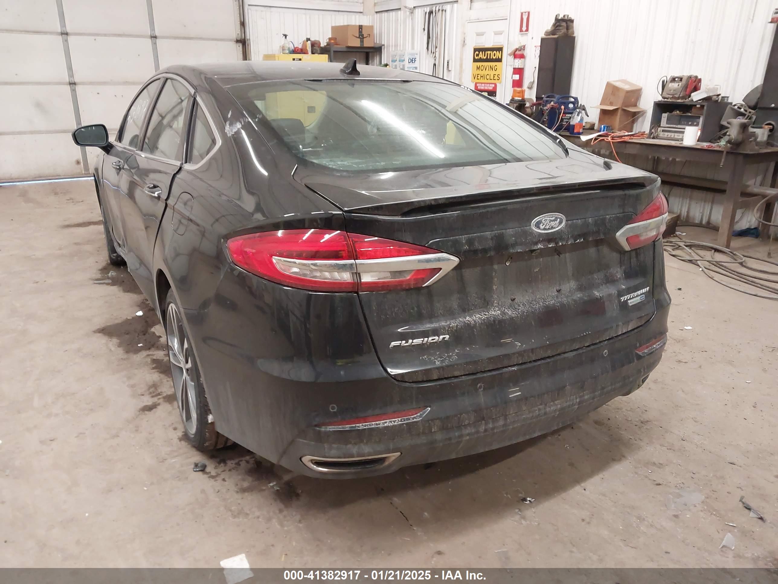 FORD FUSION image 3