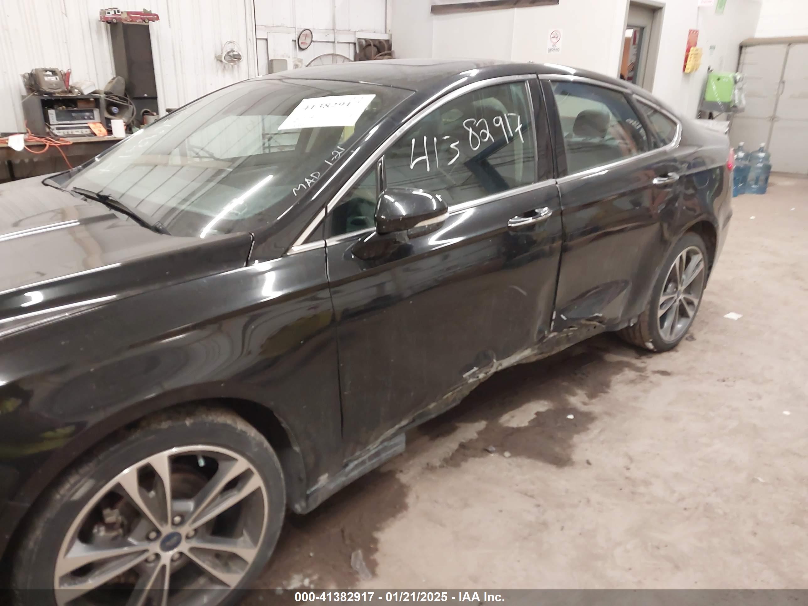 FORD FUSION image 6
