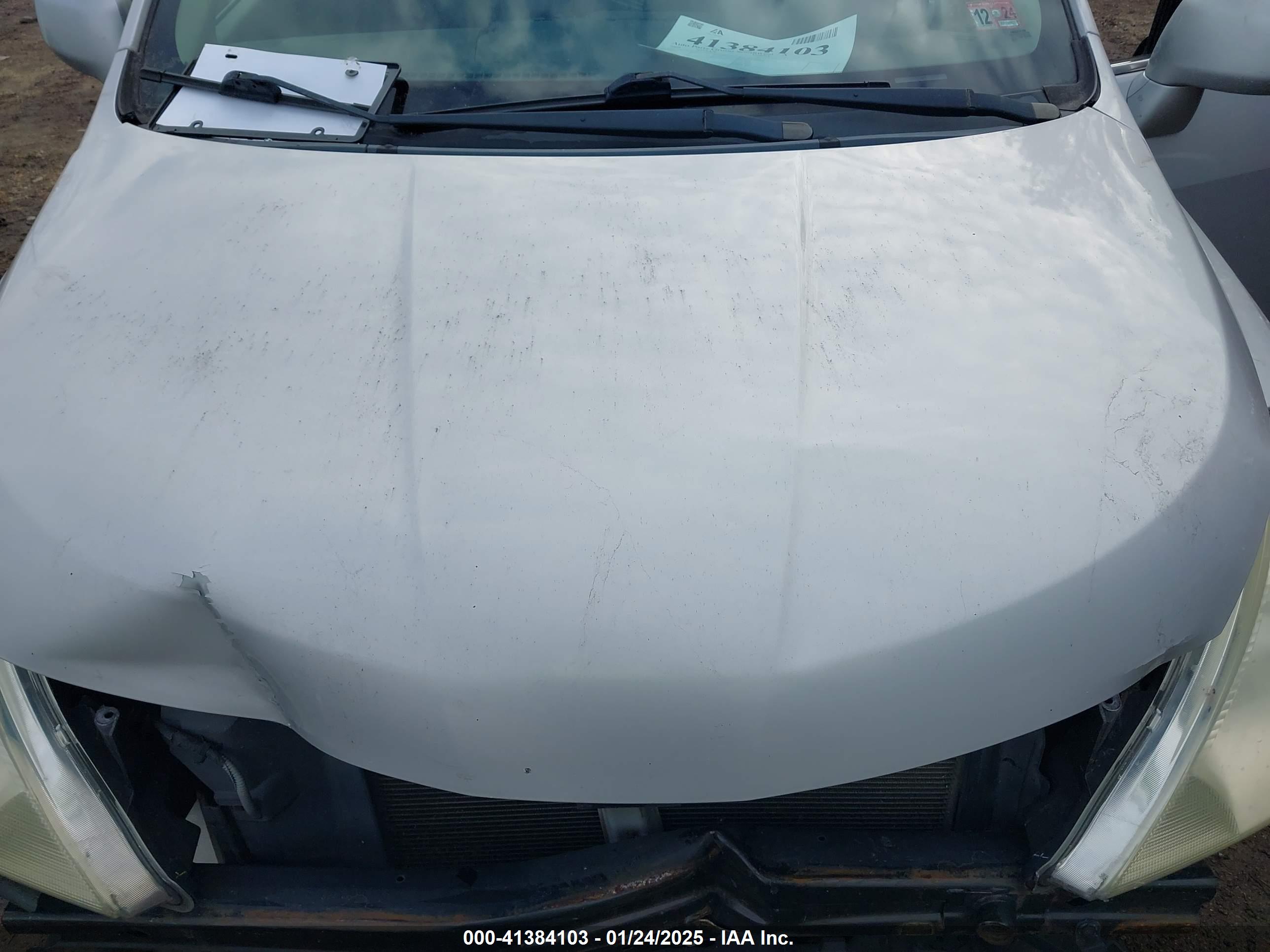 NISSAN VERSA image 10