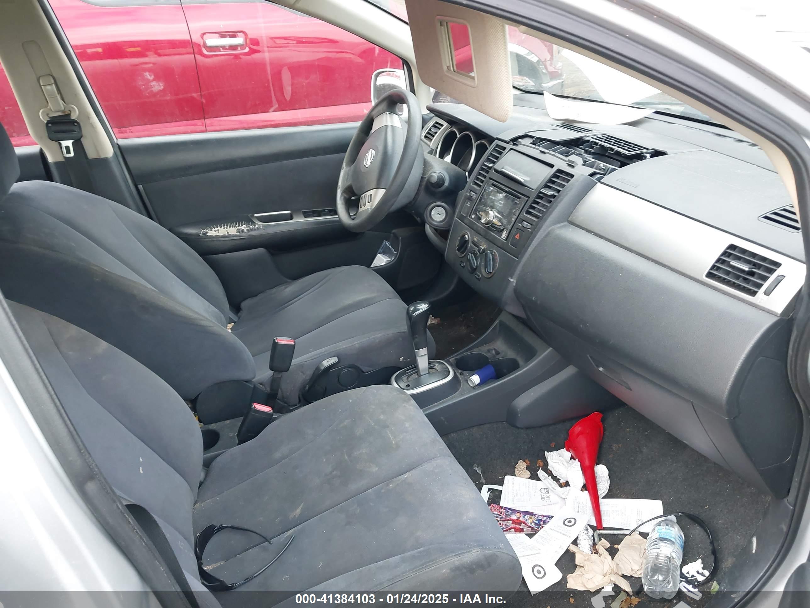 NISSAN VERSA image 5