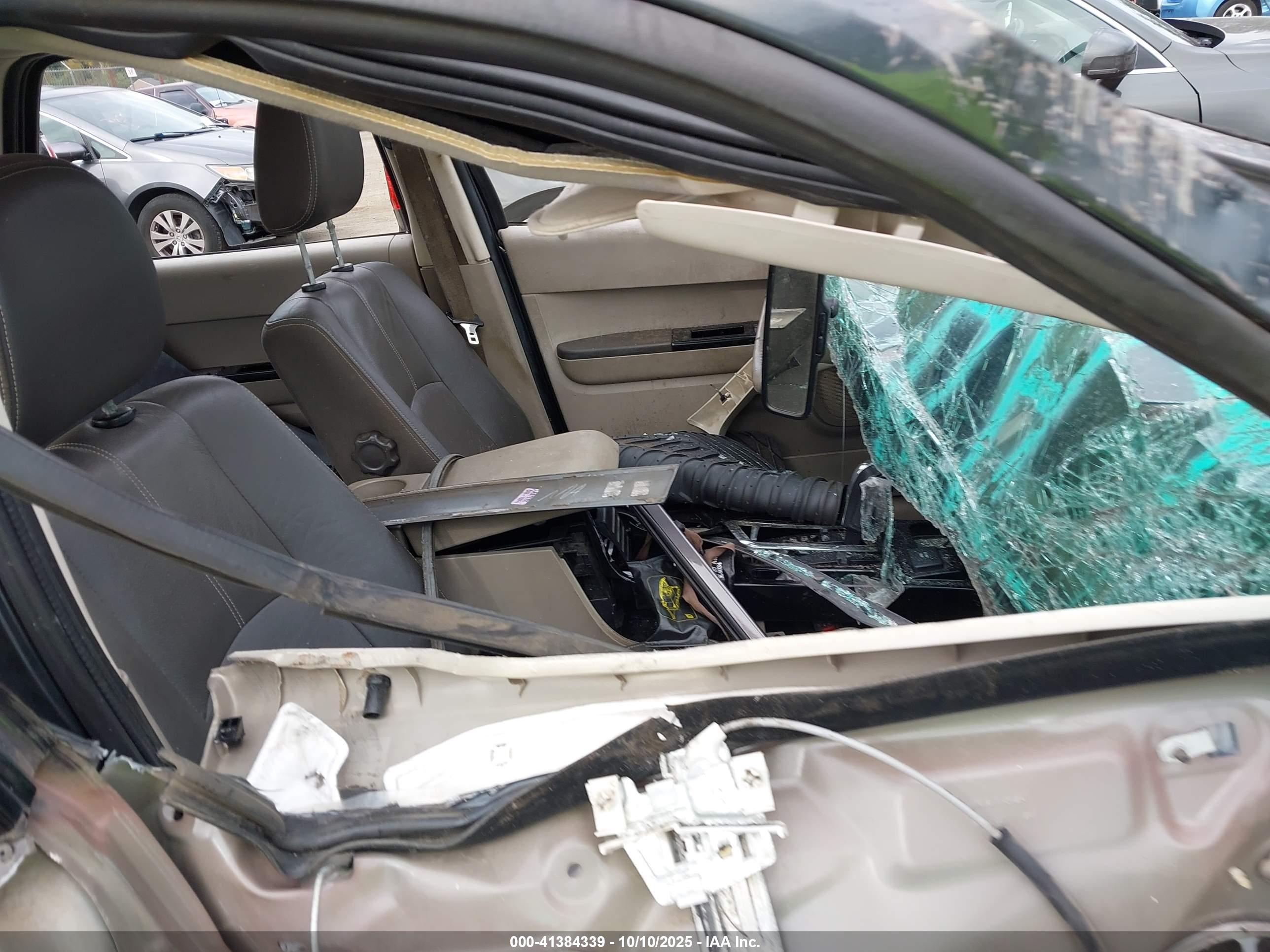 MAZDA TRIBUTE image 5