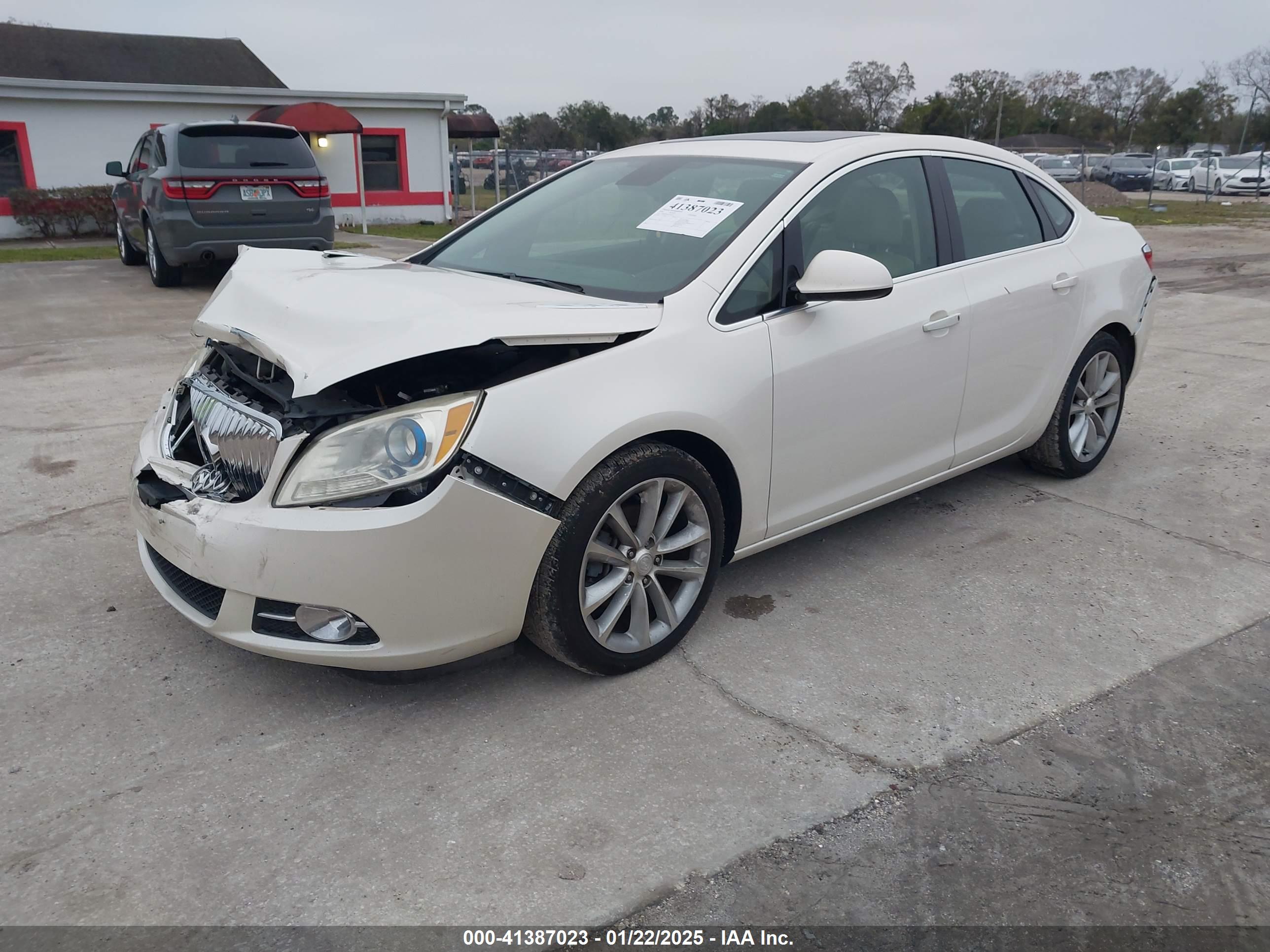 BUICK VERANO image 2