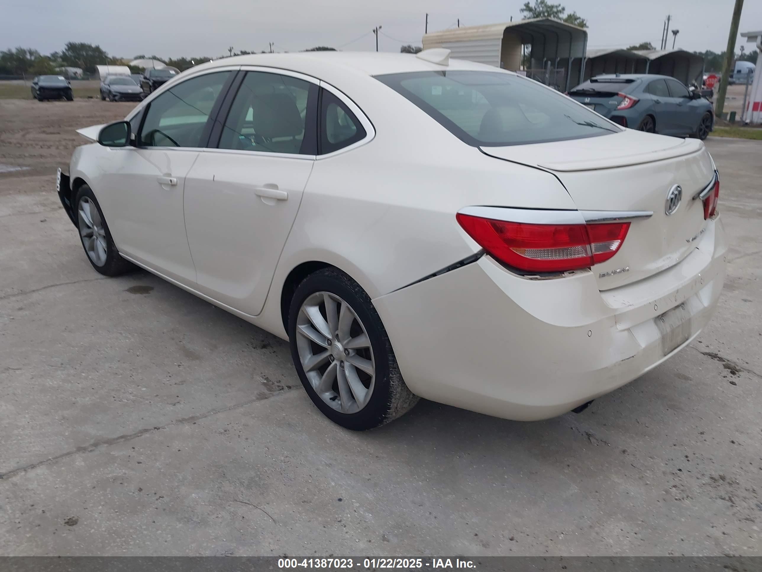 BUICK VERANO image 3