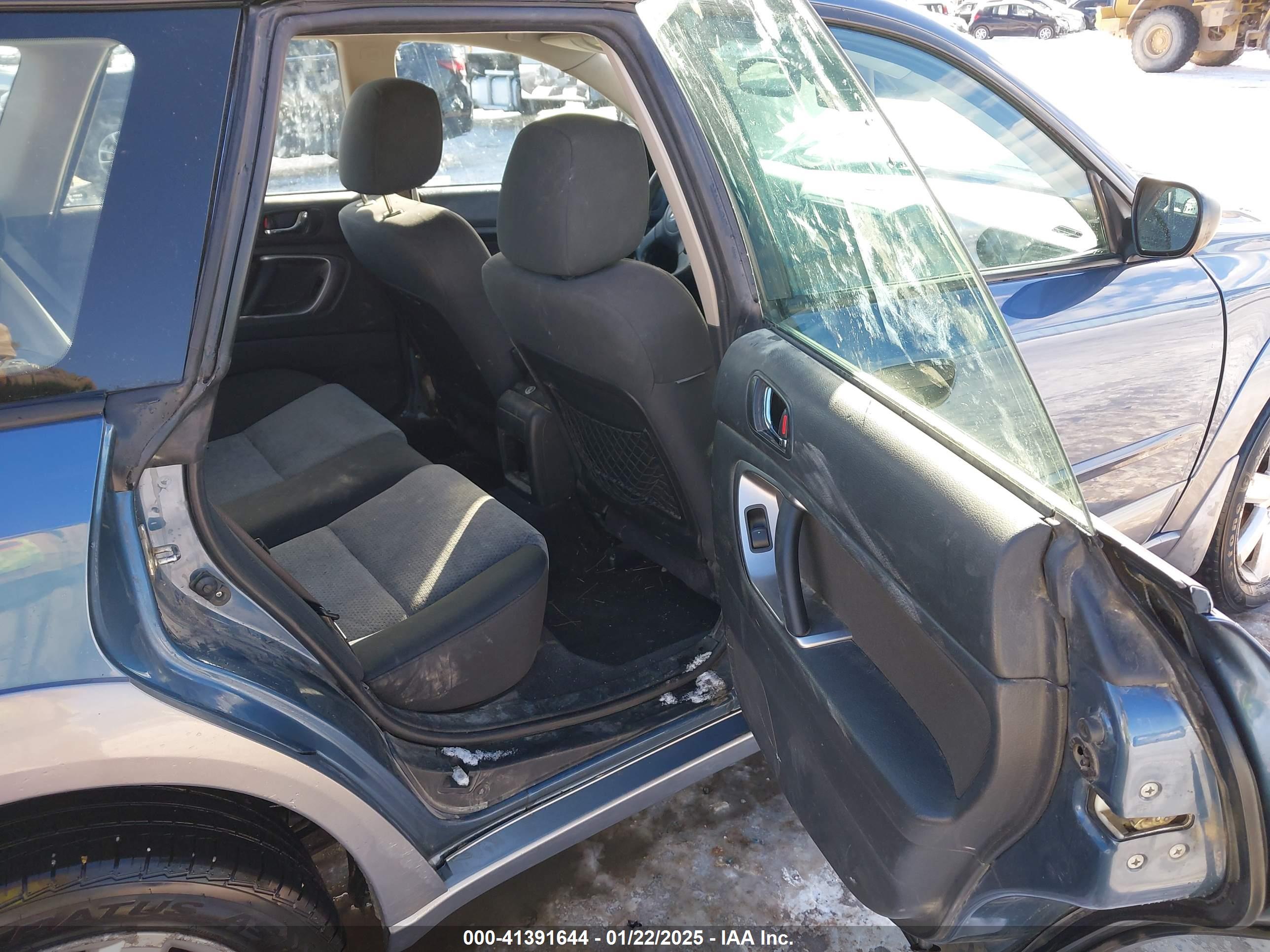 SUBARU OUTBACK image 8