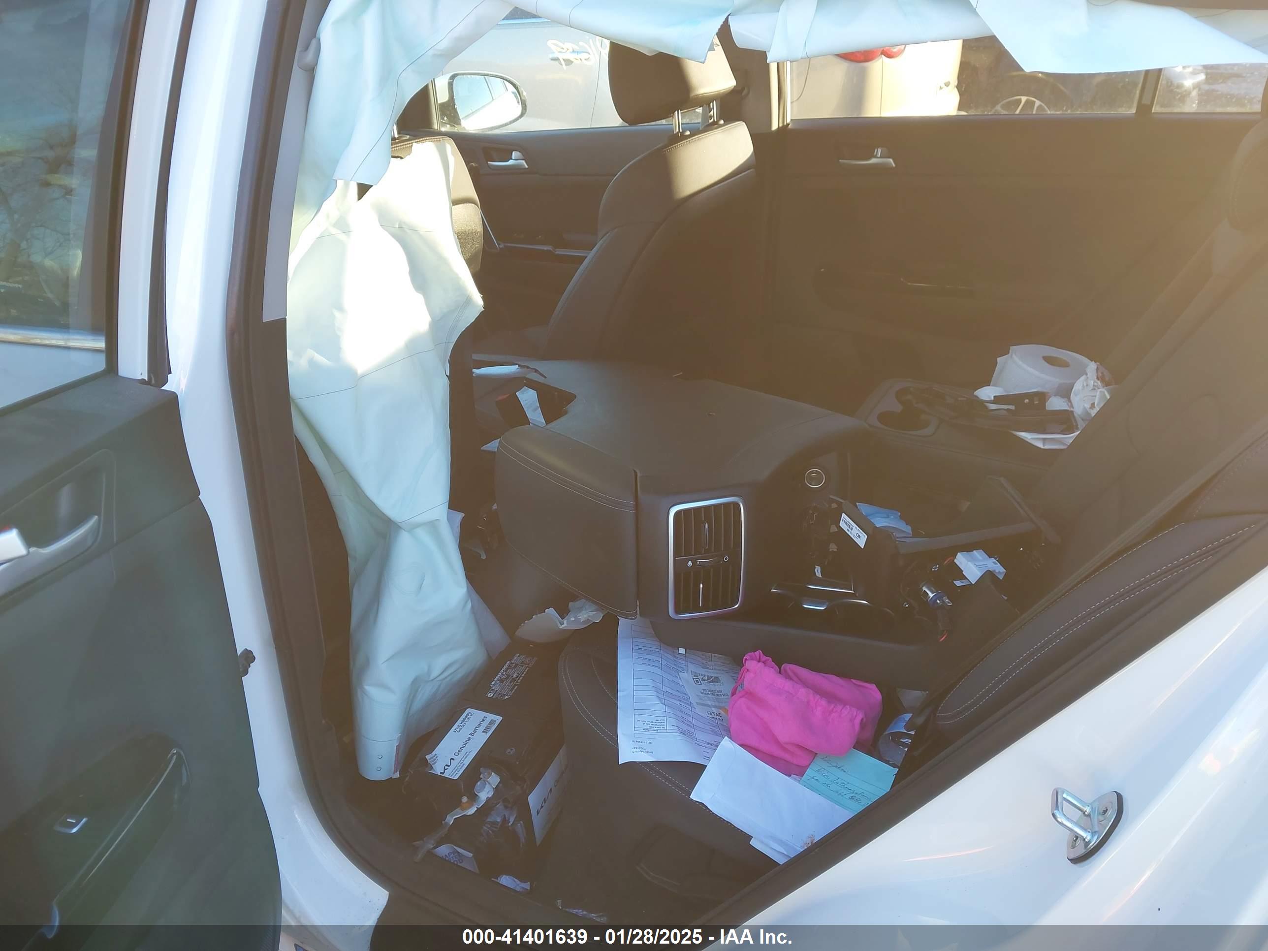 KIA SPORTAGE image 8