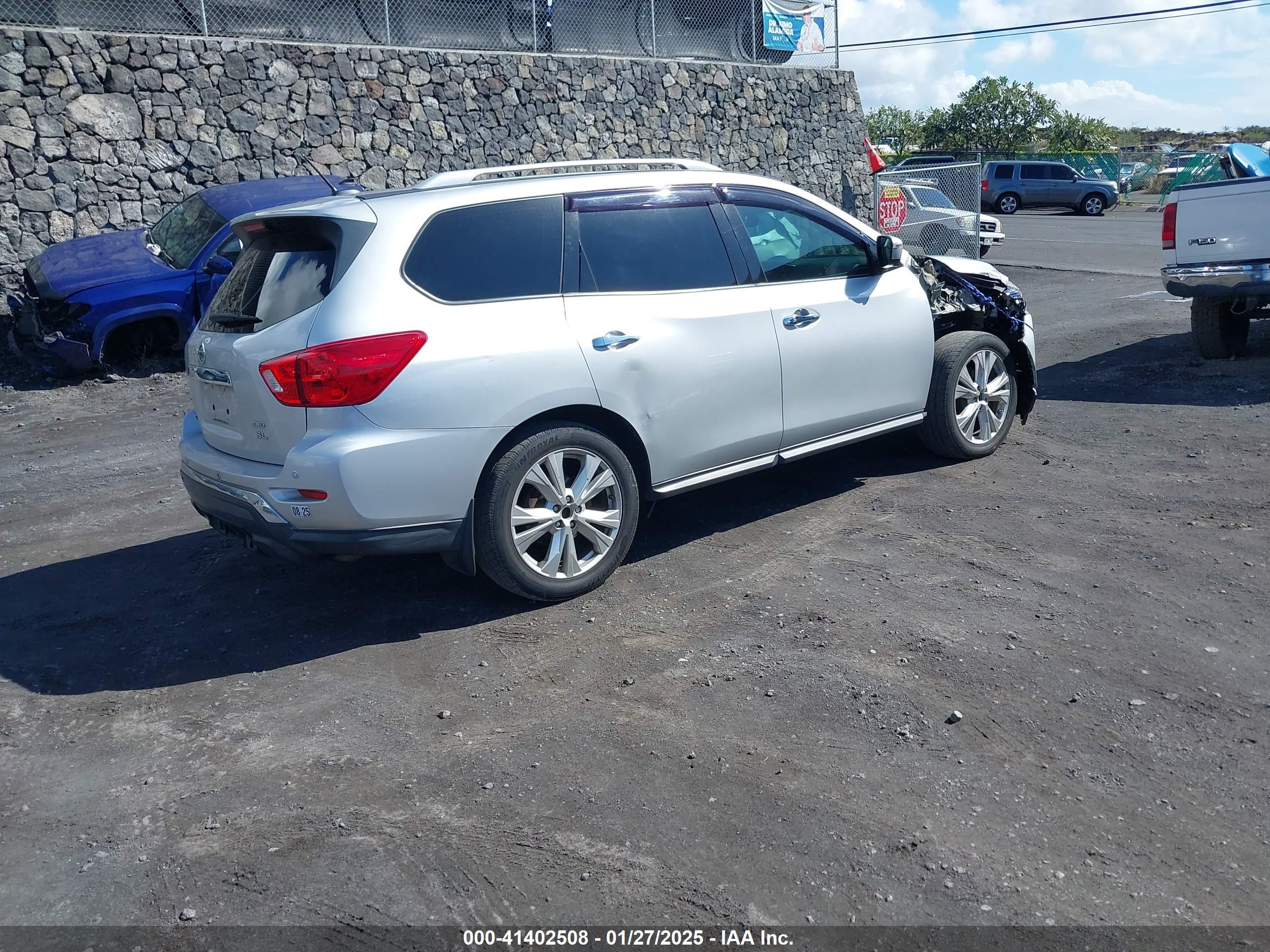 NISSAN PATHFINDER image 4