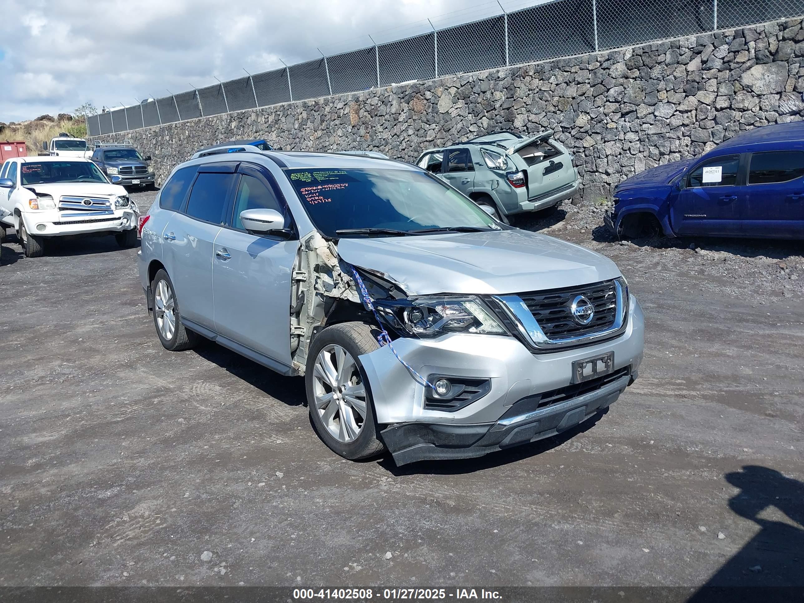 NISSAN PATHFINDER image 6