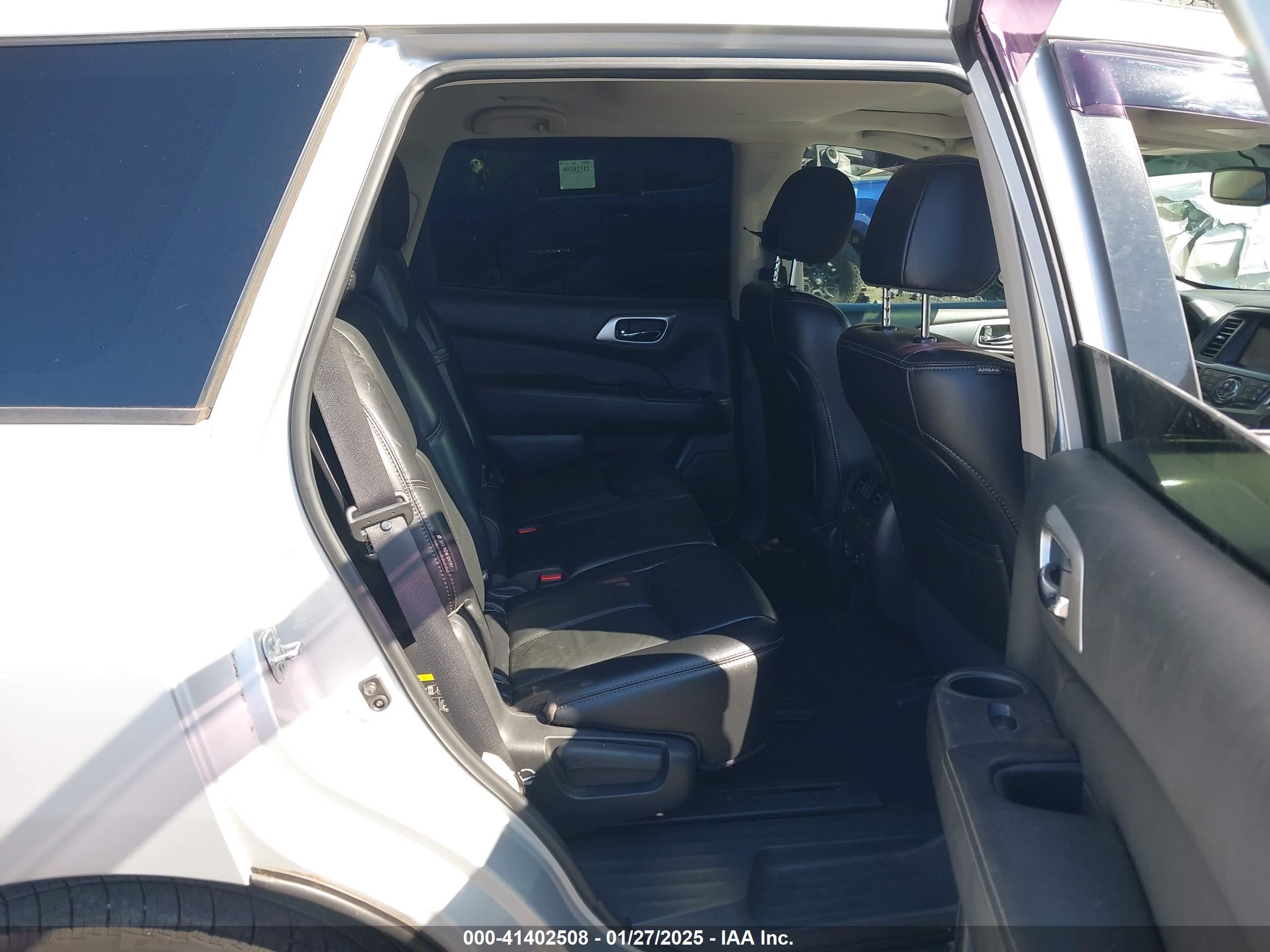 NISSAN PATHFINDER image 8