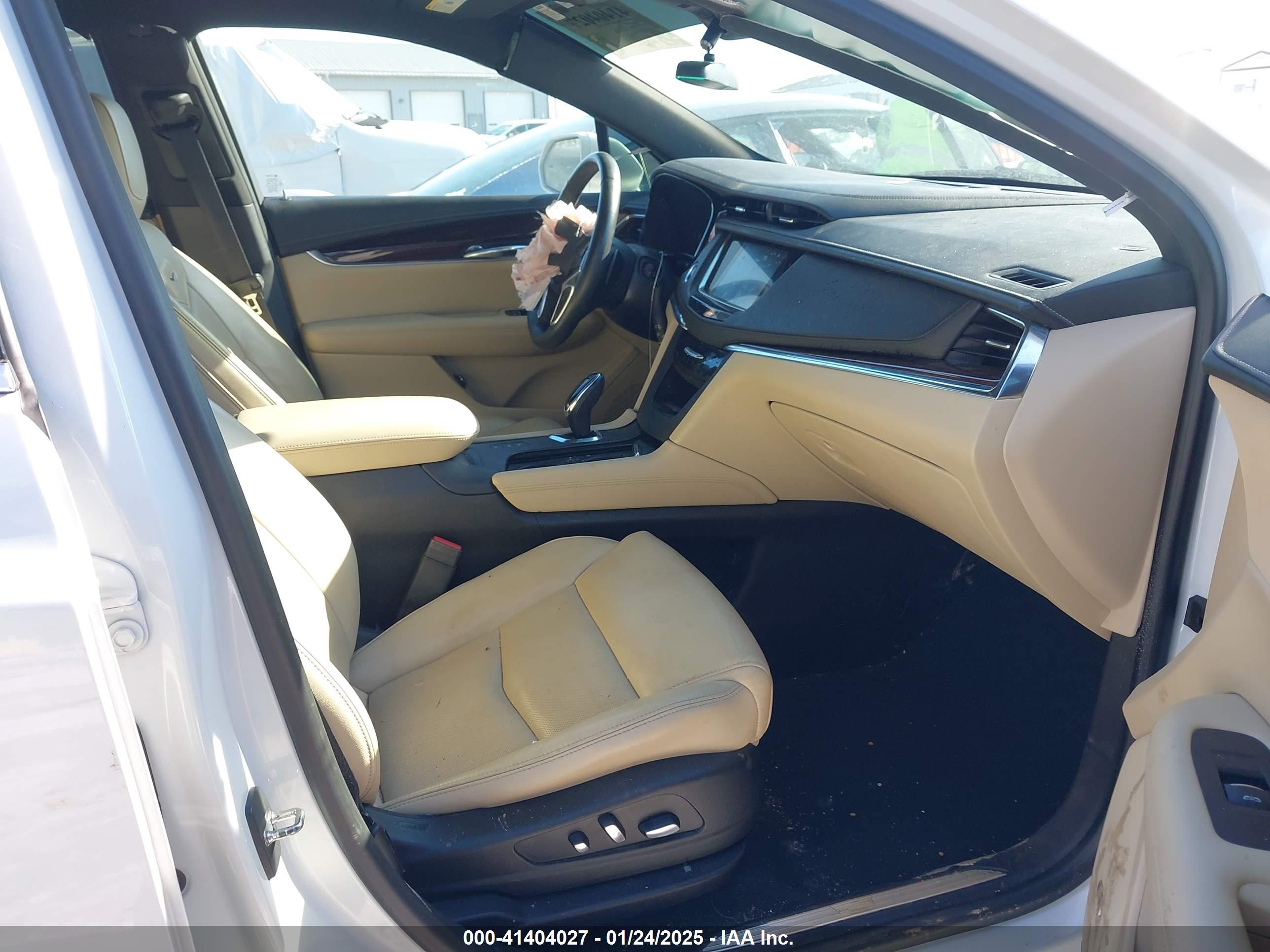 CADILLAC XT5 image 5