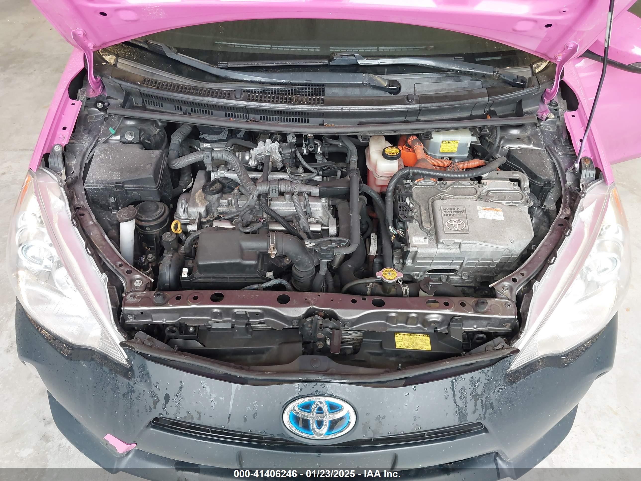 TOYOTA PRIUS image 10
