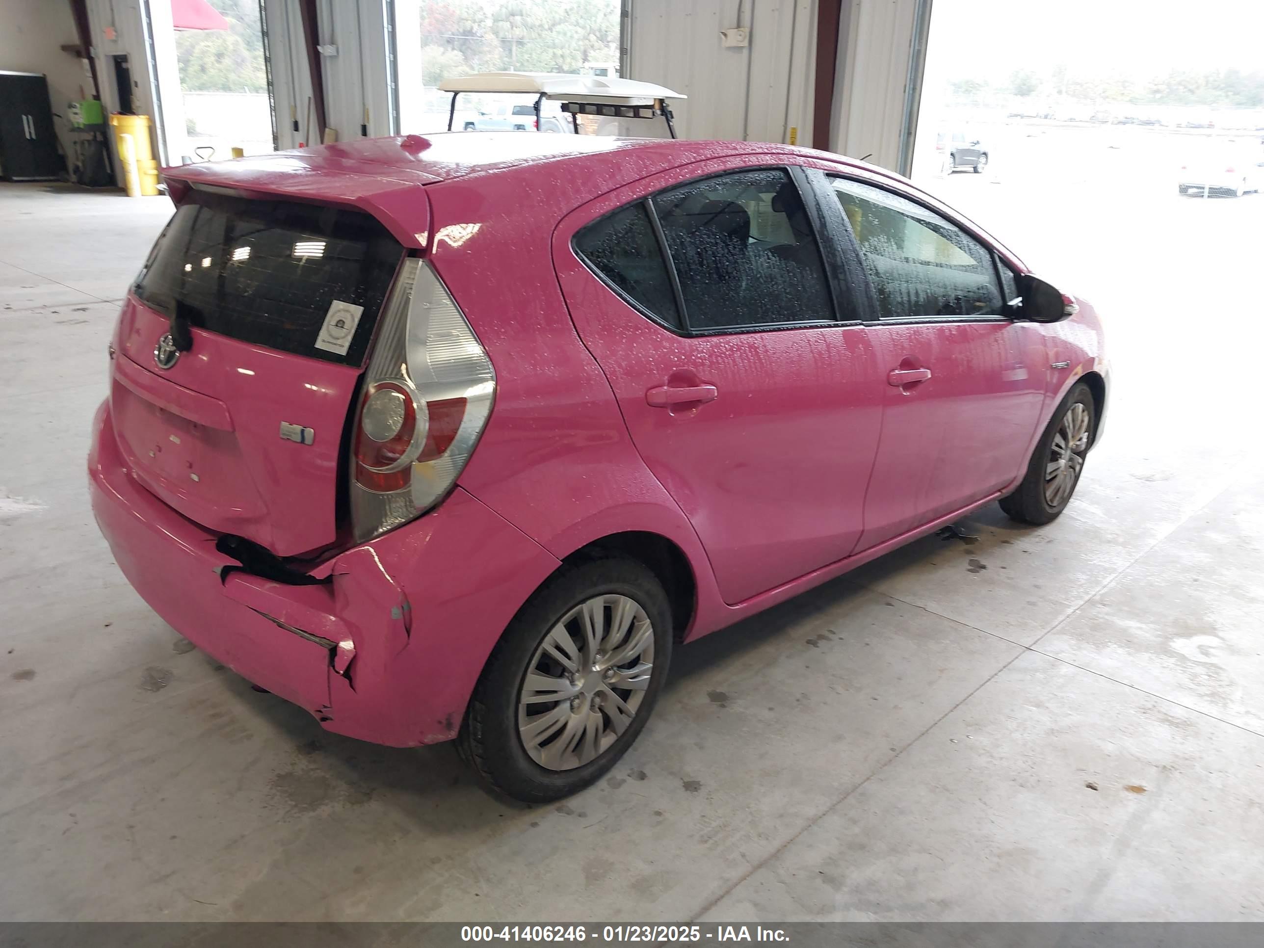 TOYOTA PRIUS image 4