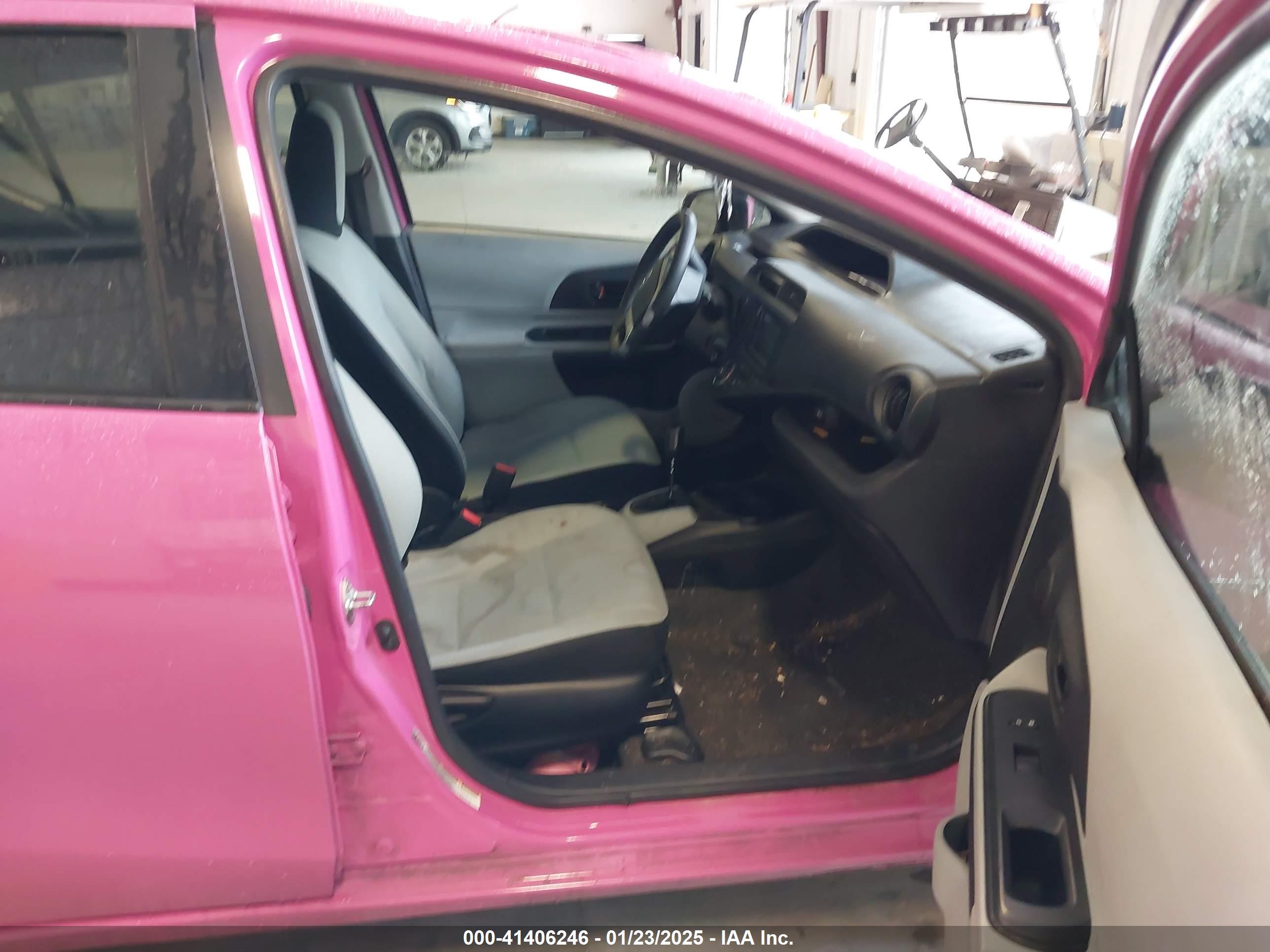 TOYOTA PRIUS image 5