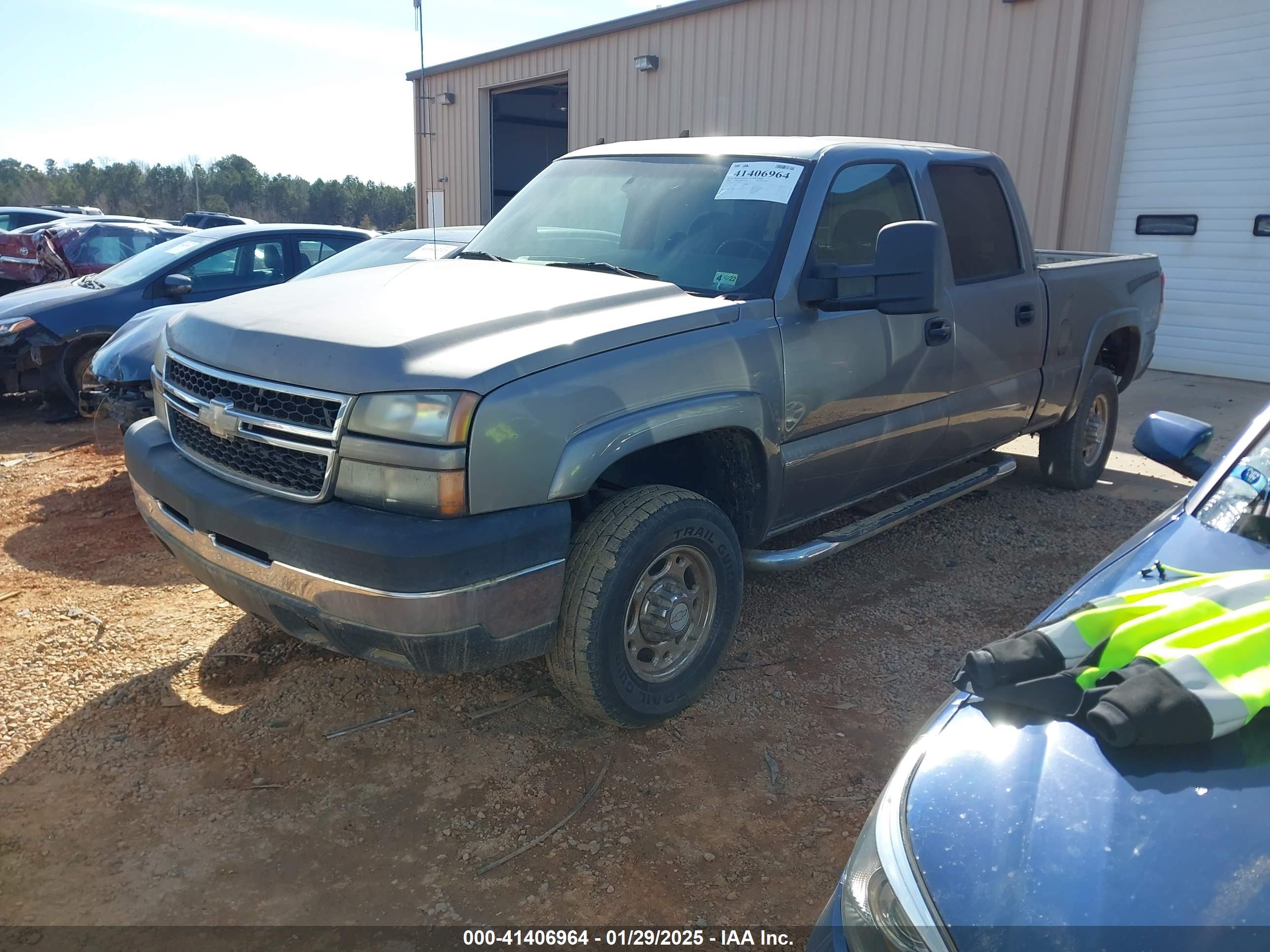 CHEVROLET SILVERADO image 2