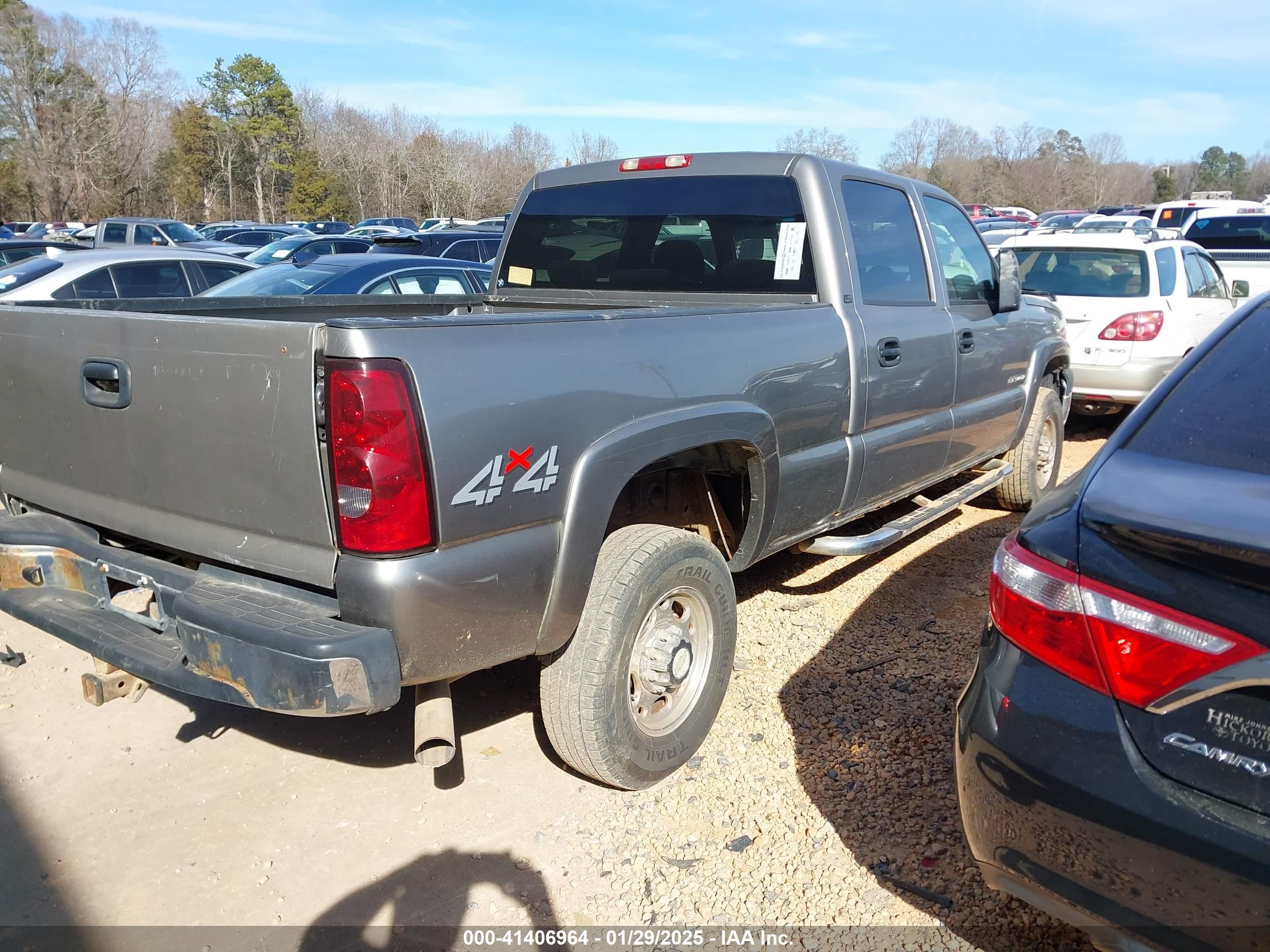 CHEVROLET SILVERADO image 4