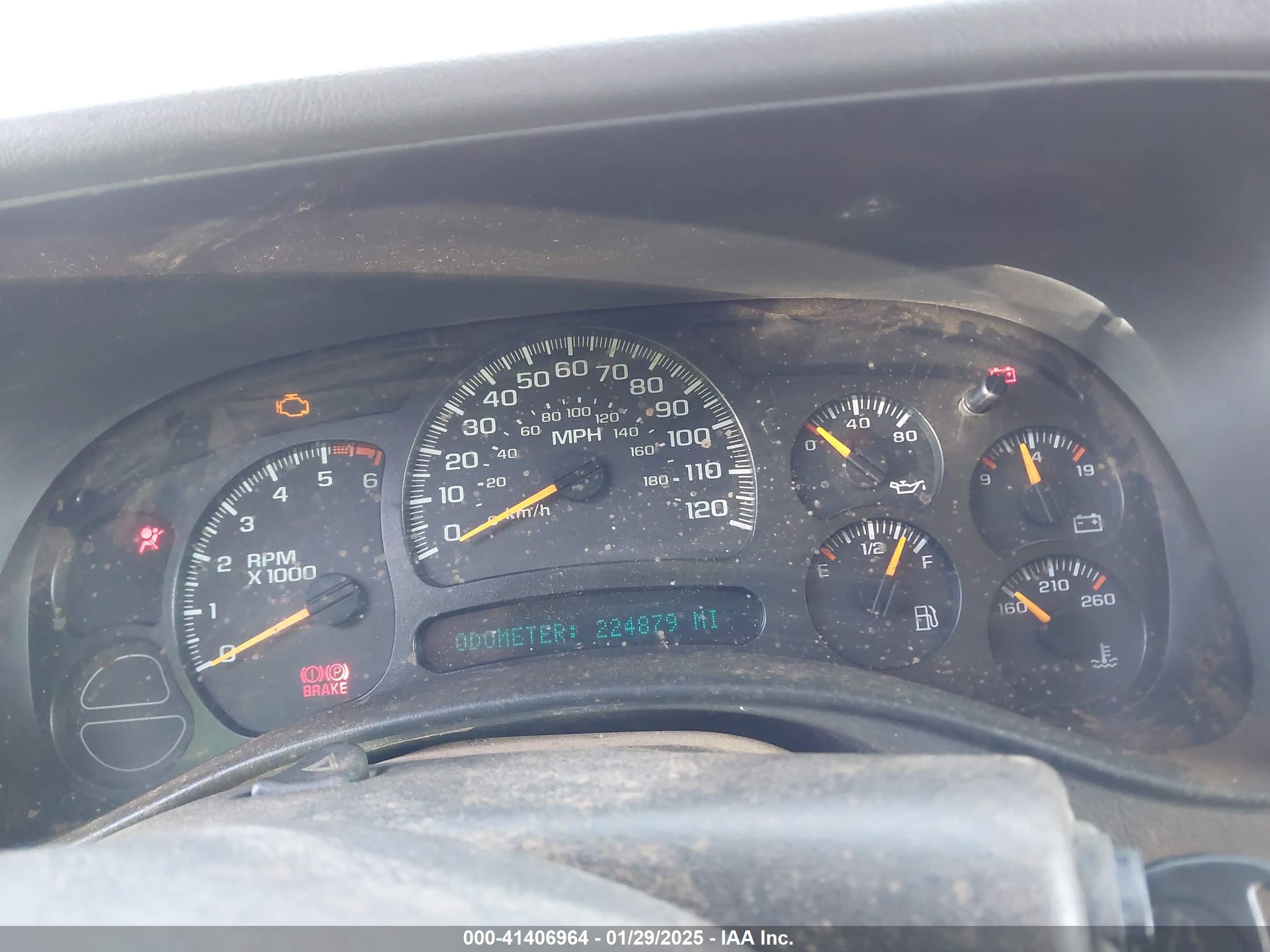 CHEVROLET SILVERADO image 7