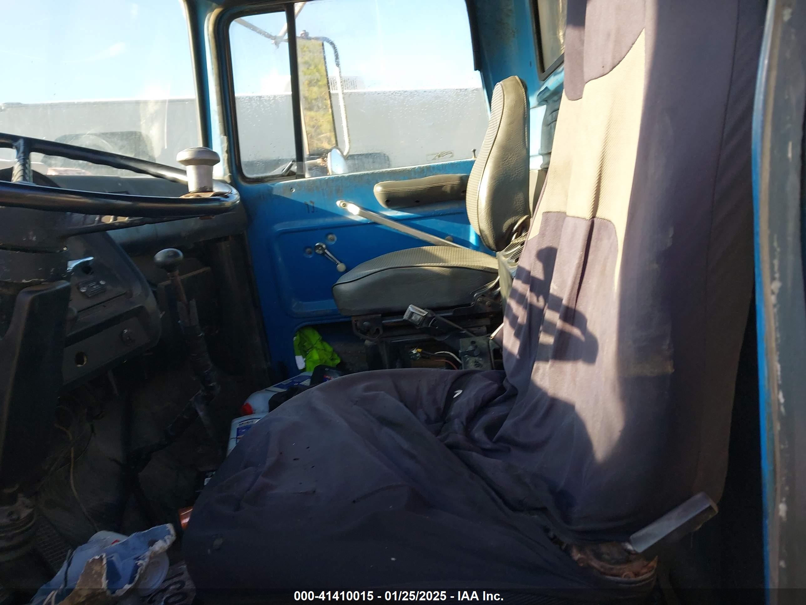 FORD L-SERIES image 8