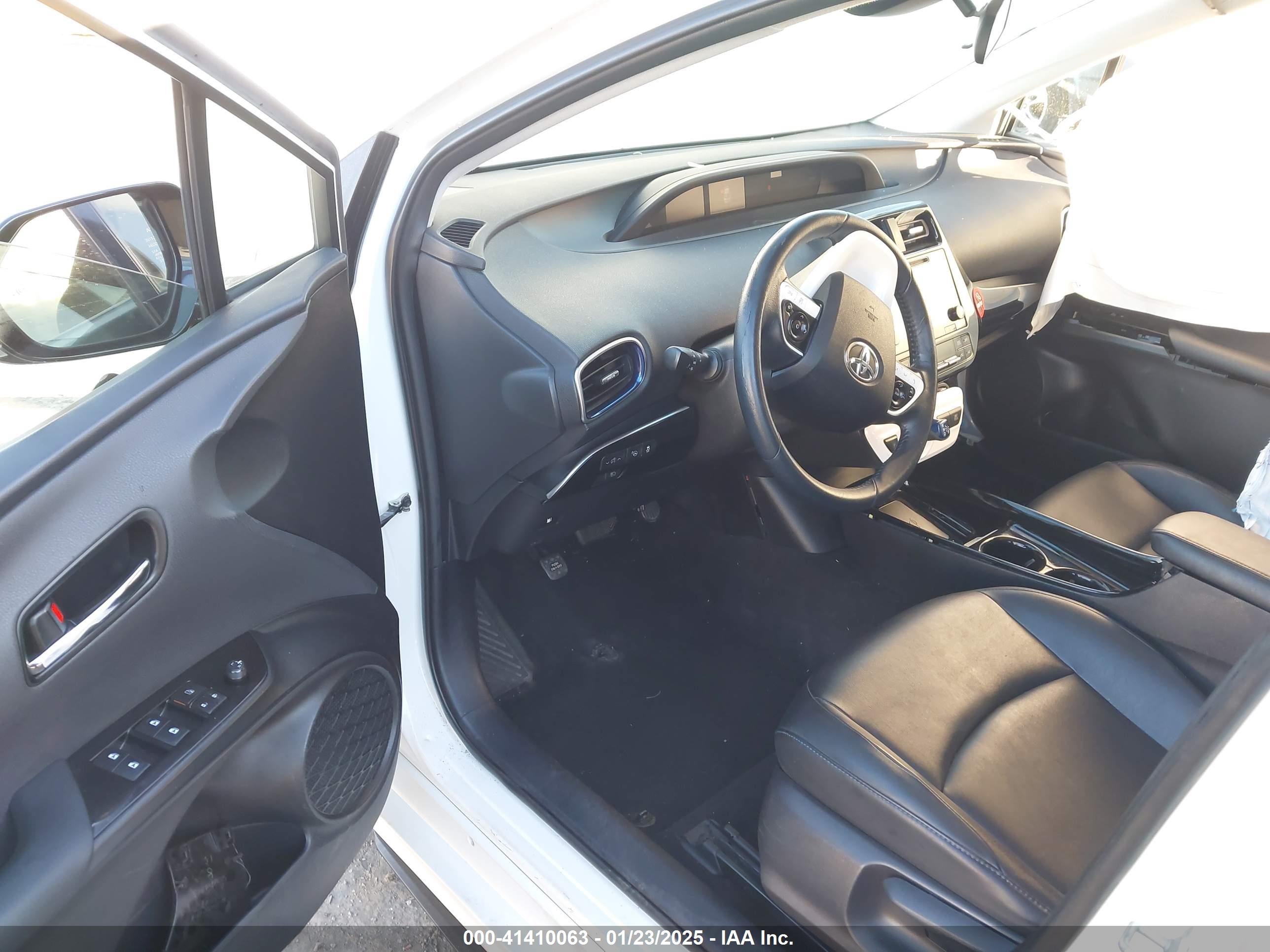 TOYOTA PRIUS image 5