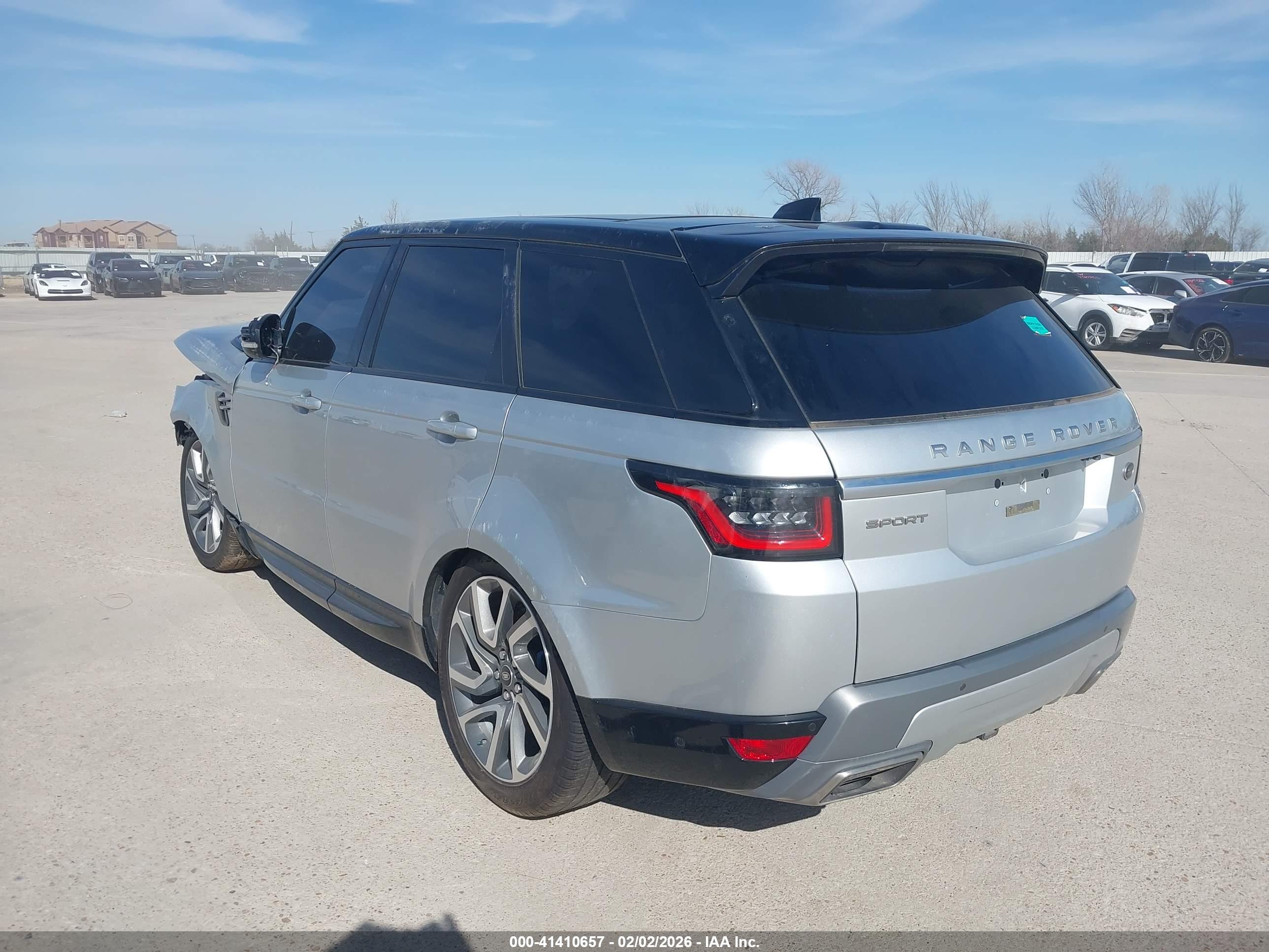 LAND ROVER image 3