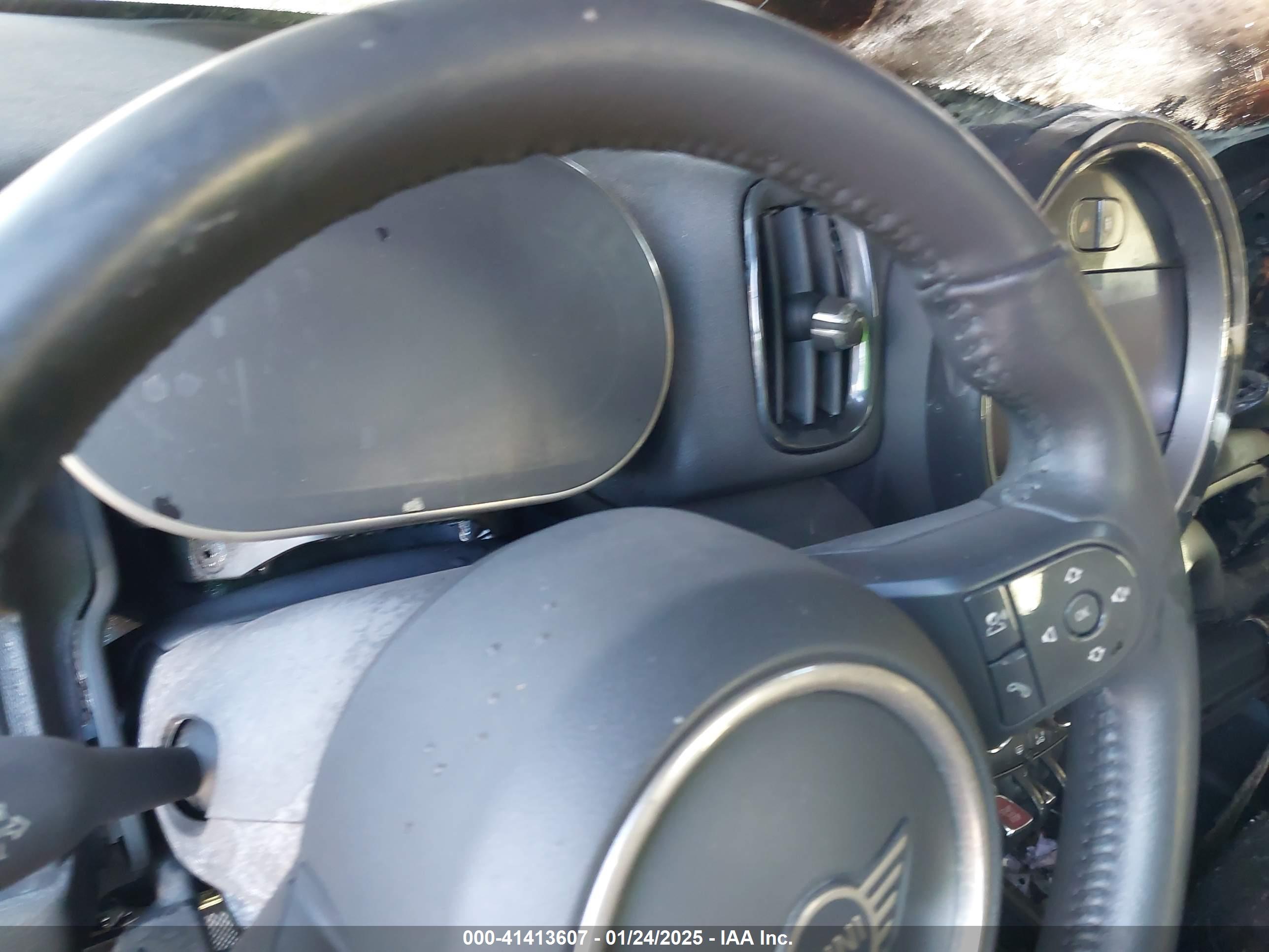 MINI COUNTRYMAN image 7
