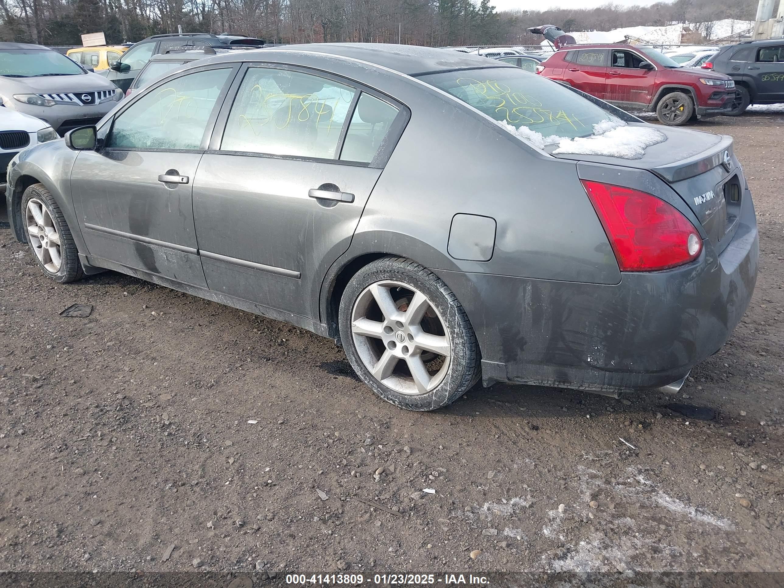 NISSAN MAXIMA image 3
