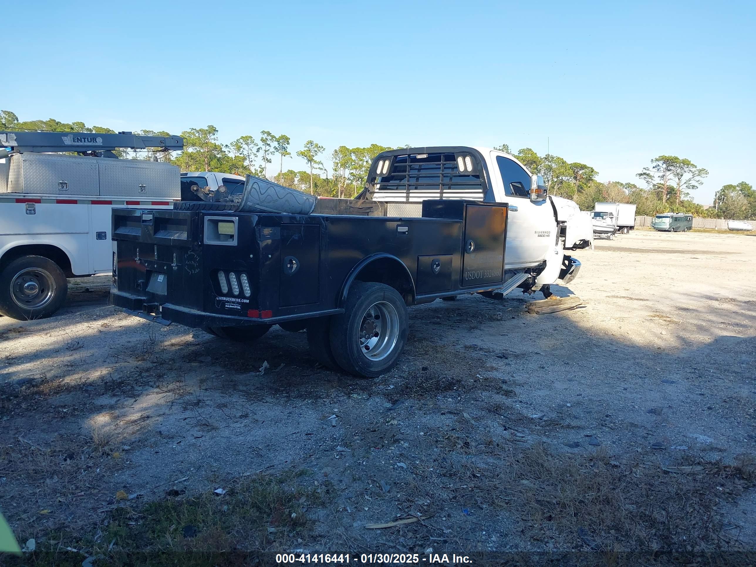 CHEVROLET SILVERADO image 4