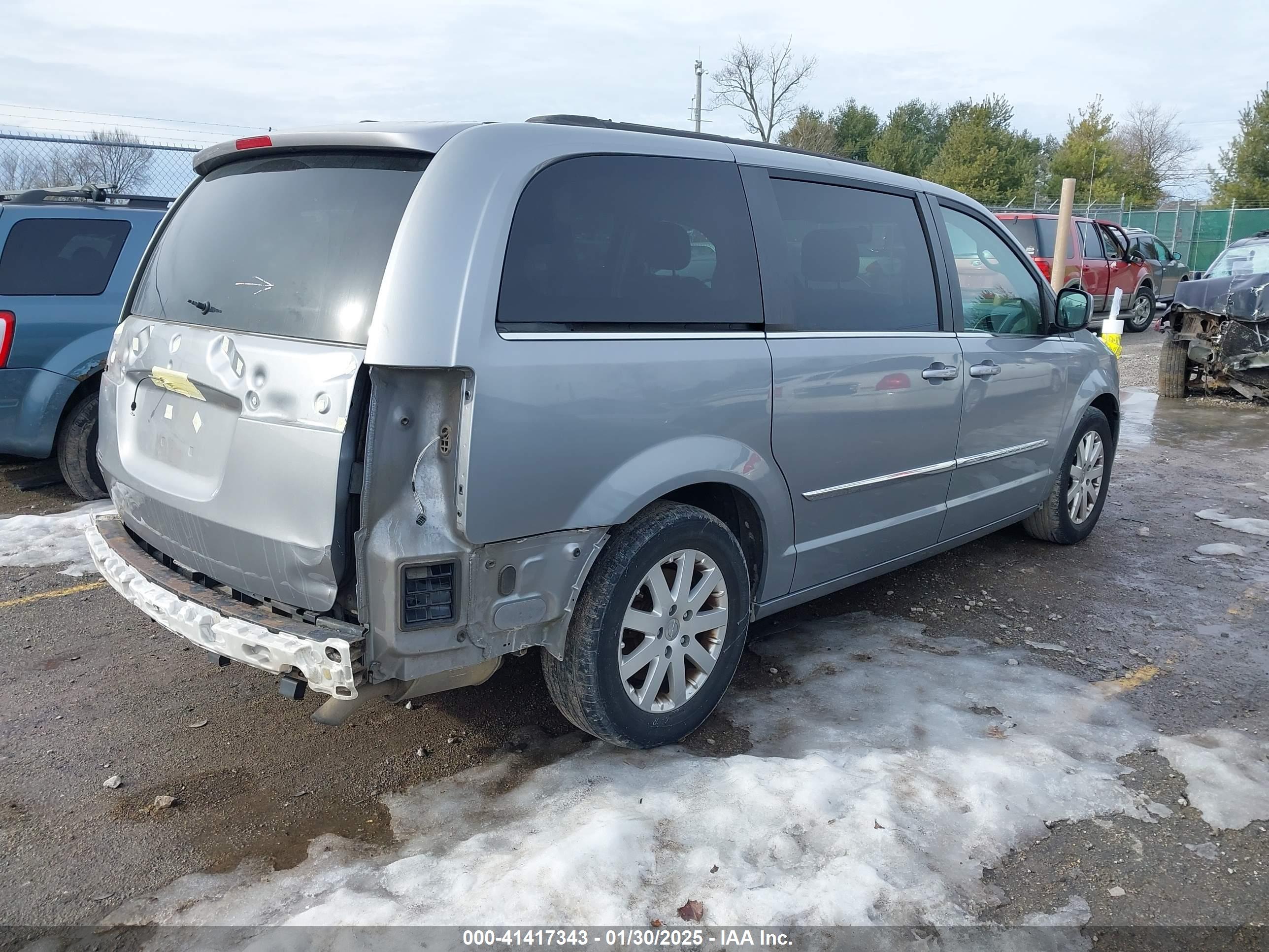 CHRYSLER TOWN image 4