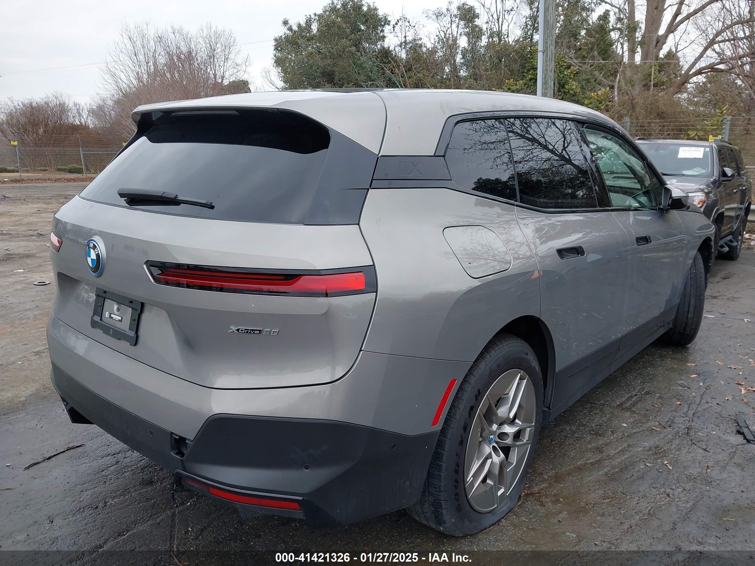 BMW IX image 4